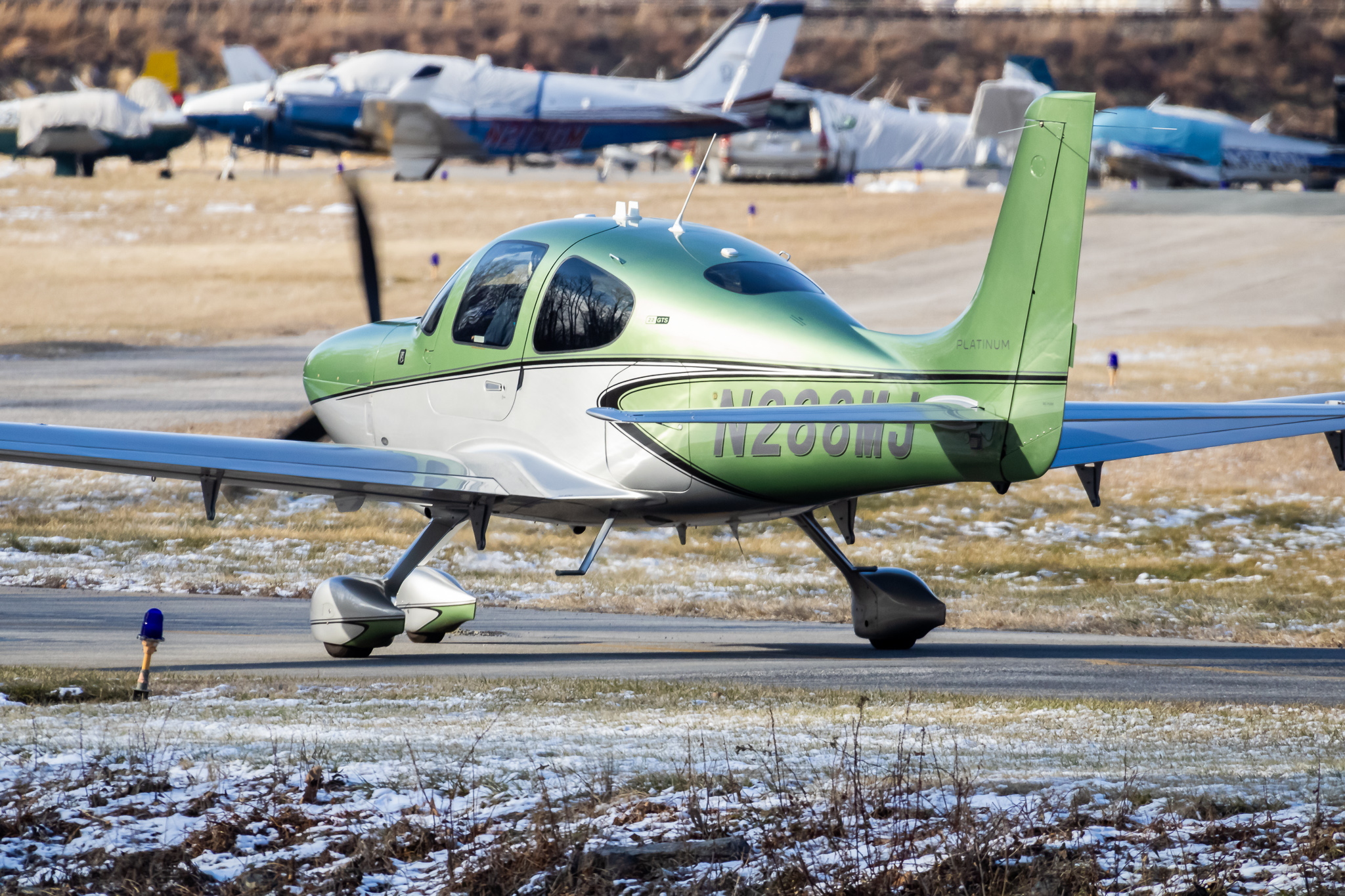 Full size: PRIVATE Cirrus SR-22 N288MJ at College Park Airport