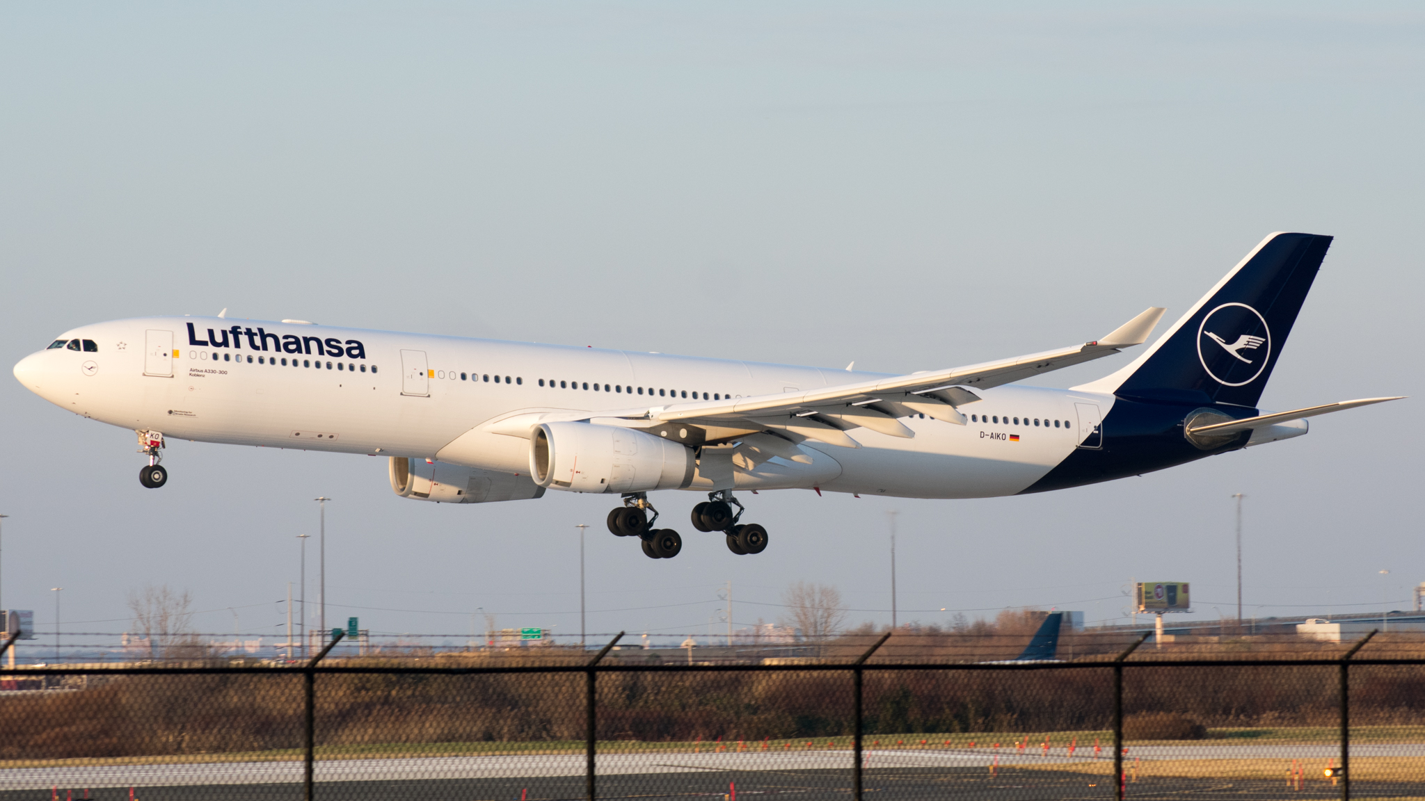 Full size: Lufthansa Airbus A330-300 D-AIKO at Philadelphia International Airport