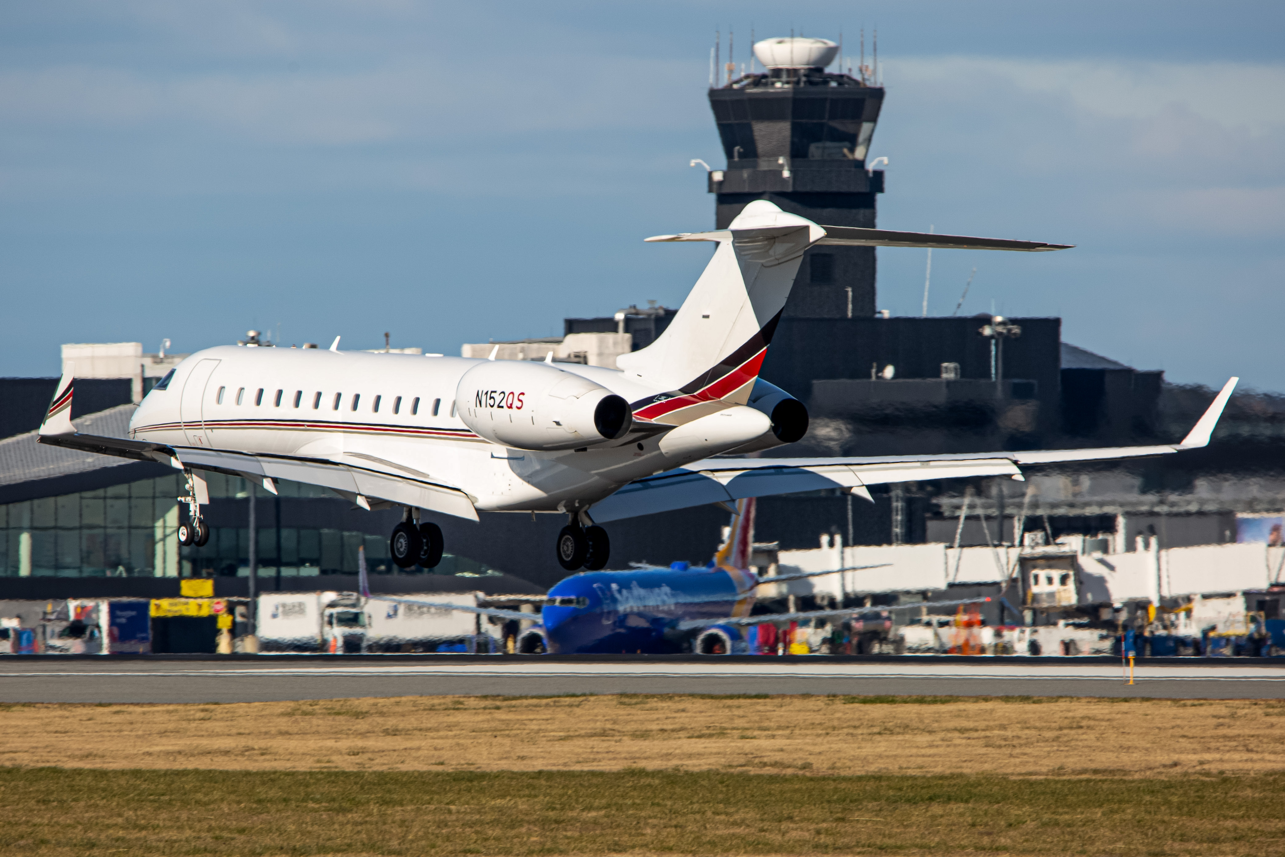 Full size: NetJets Bombardier Global 6000 N152QS at Baltimore/Washington International Thurgood Marshall Airport