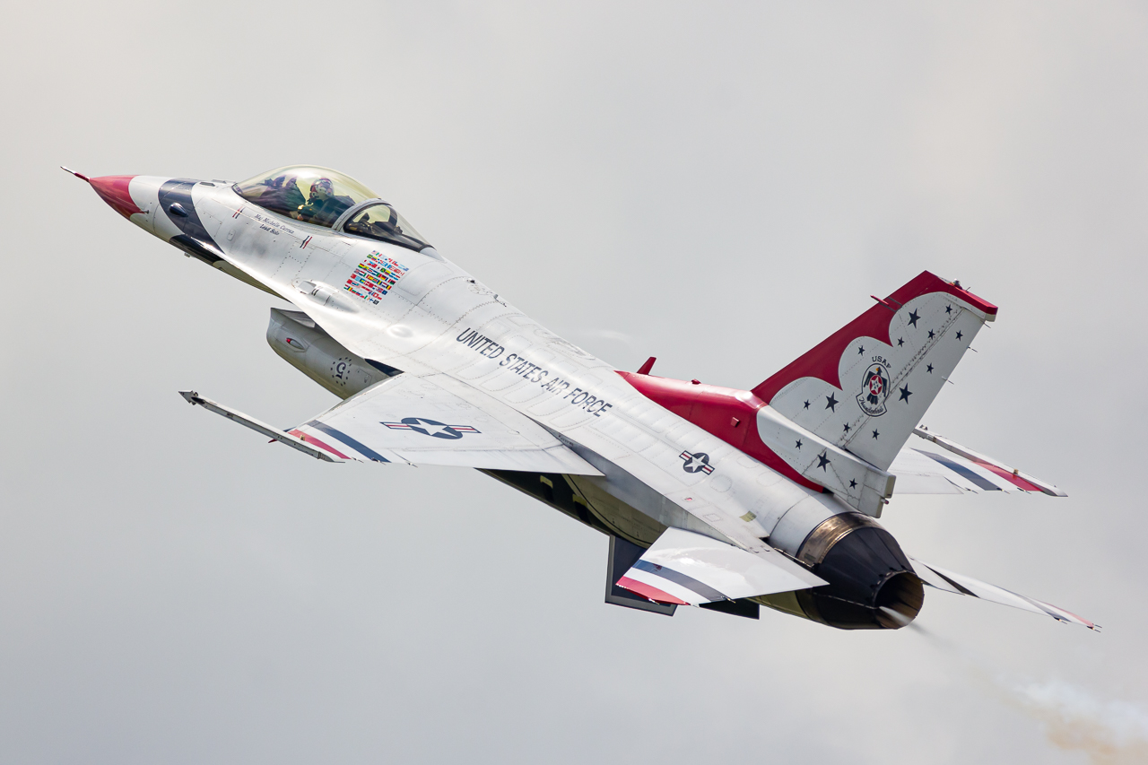 Full size: USAF - United States Air Force General Dynamics F-16 Fighting Falcon N/A at James M Cox Dayton International Airport