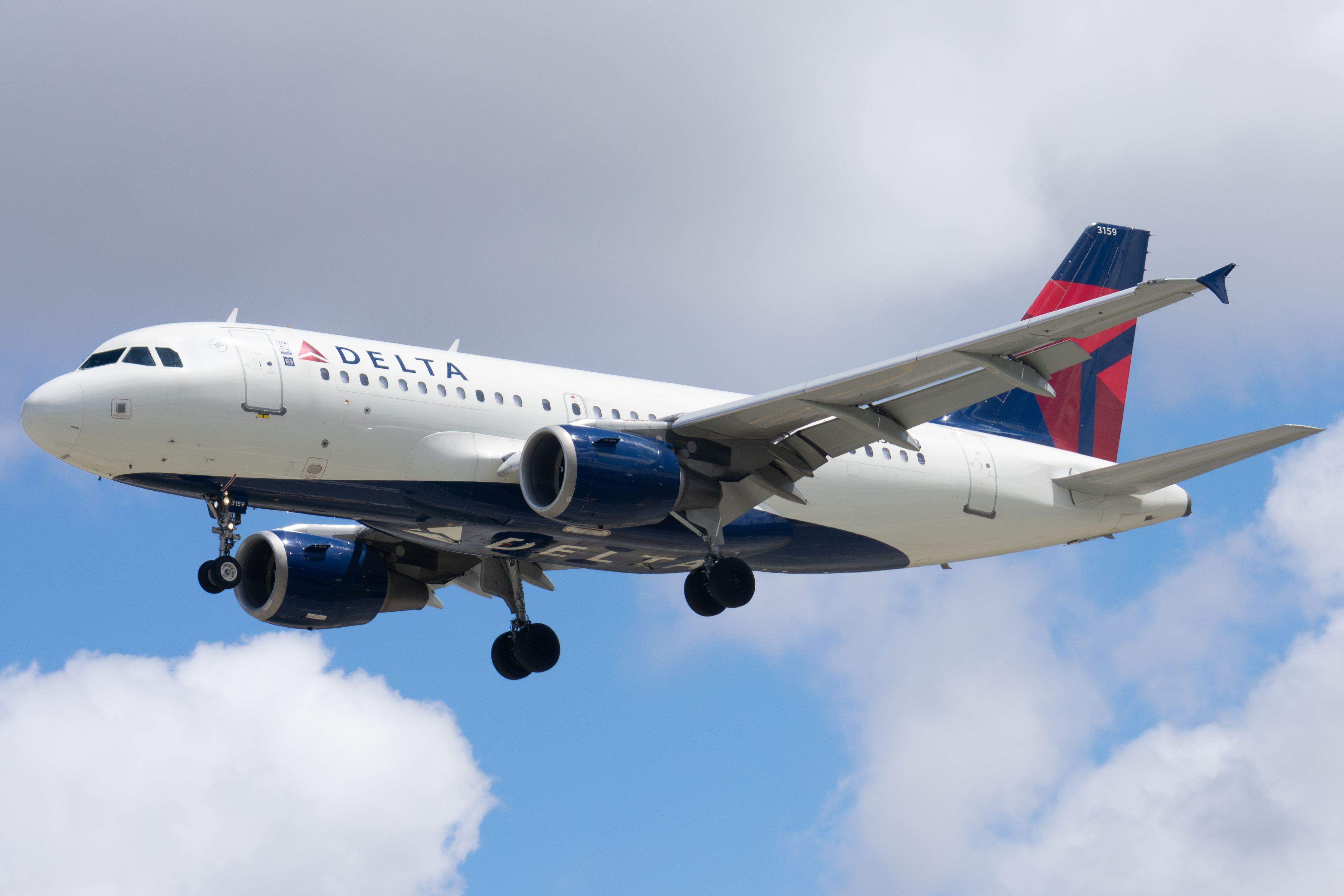 Full size: Delta Airlines Airbus A319 N359NB at Norman Y Mineta San Jose International Airport
