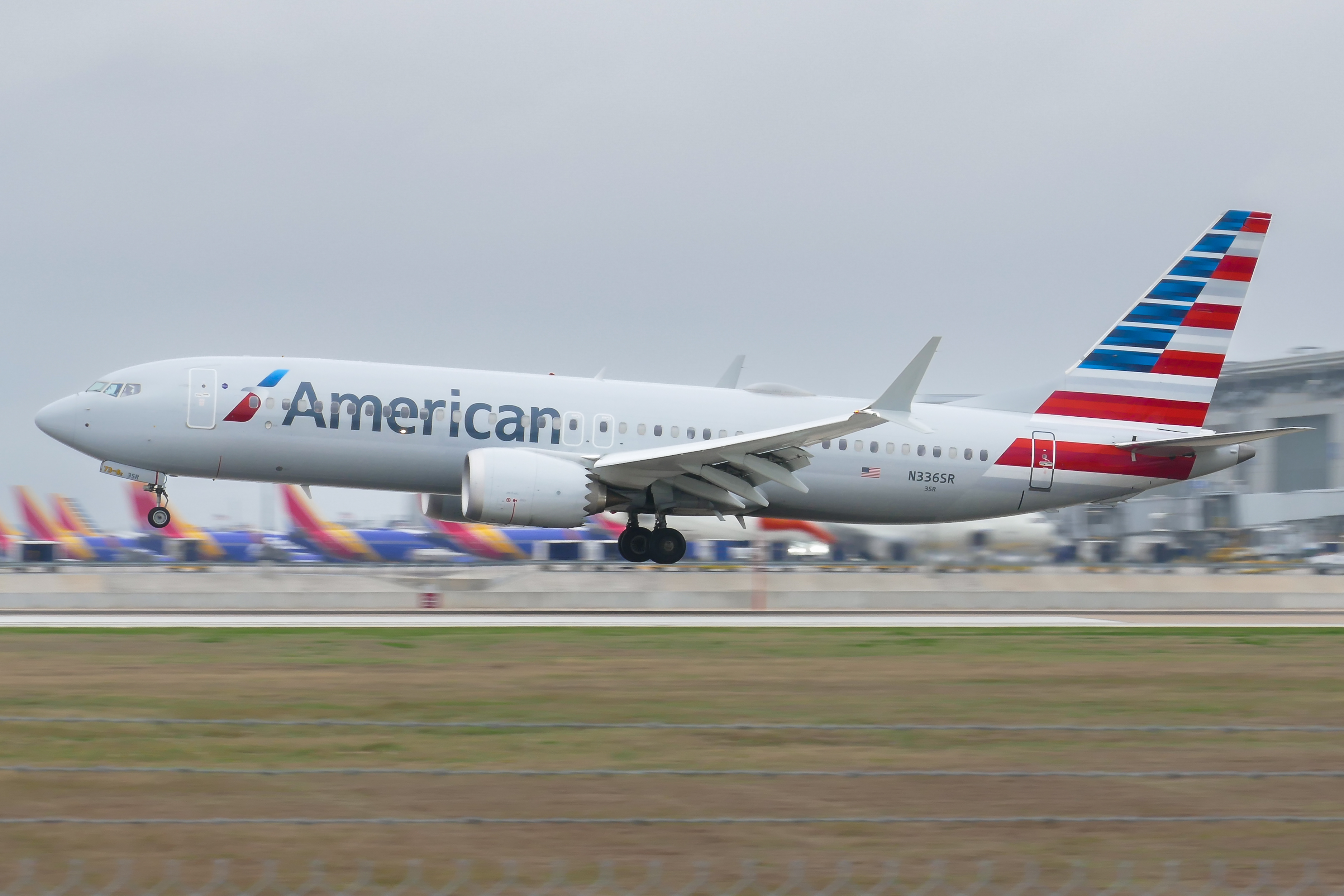 Full size: American Airlines Boeing 737 MAX 8 N336SR at Austin-Bergstrom International Airport