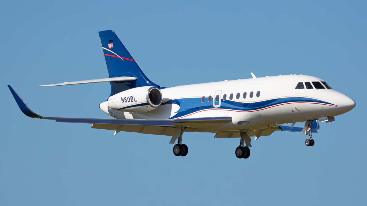 Full size: PRIVATE Dassault Falcon 2000EX N80BL at Naples Municipal Airport