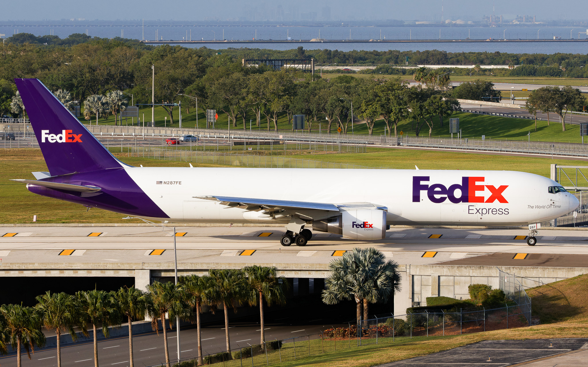 Full size: FedEx Boeing 767-300F N287FE at Tampa International Airport