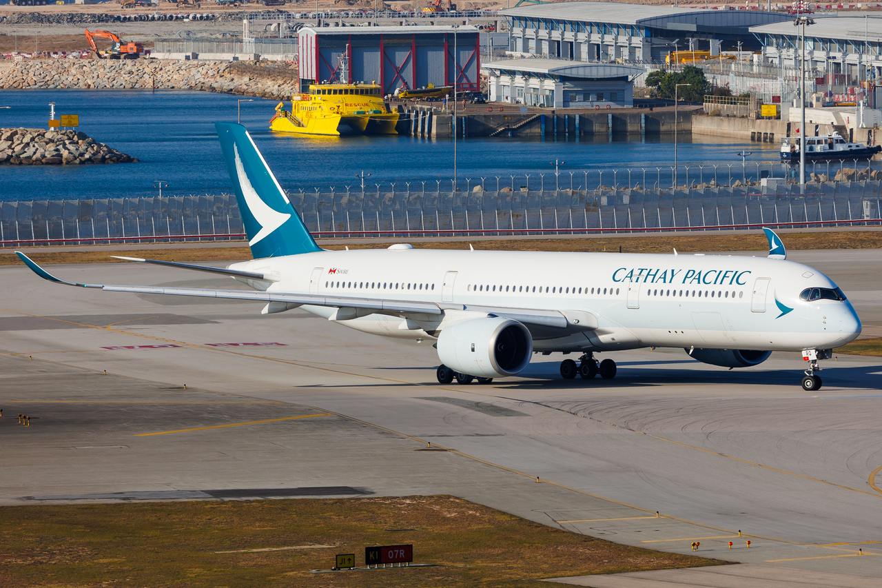 Full size: Cathay Pacific Airbus A350-900 B-LRQ at Hong Kong International Airport