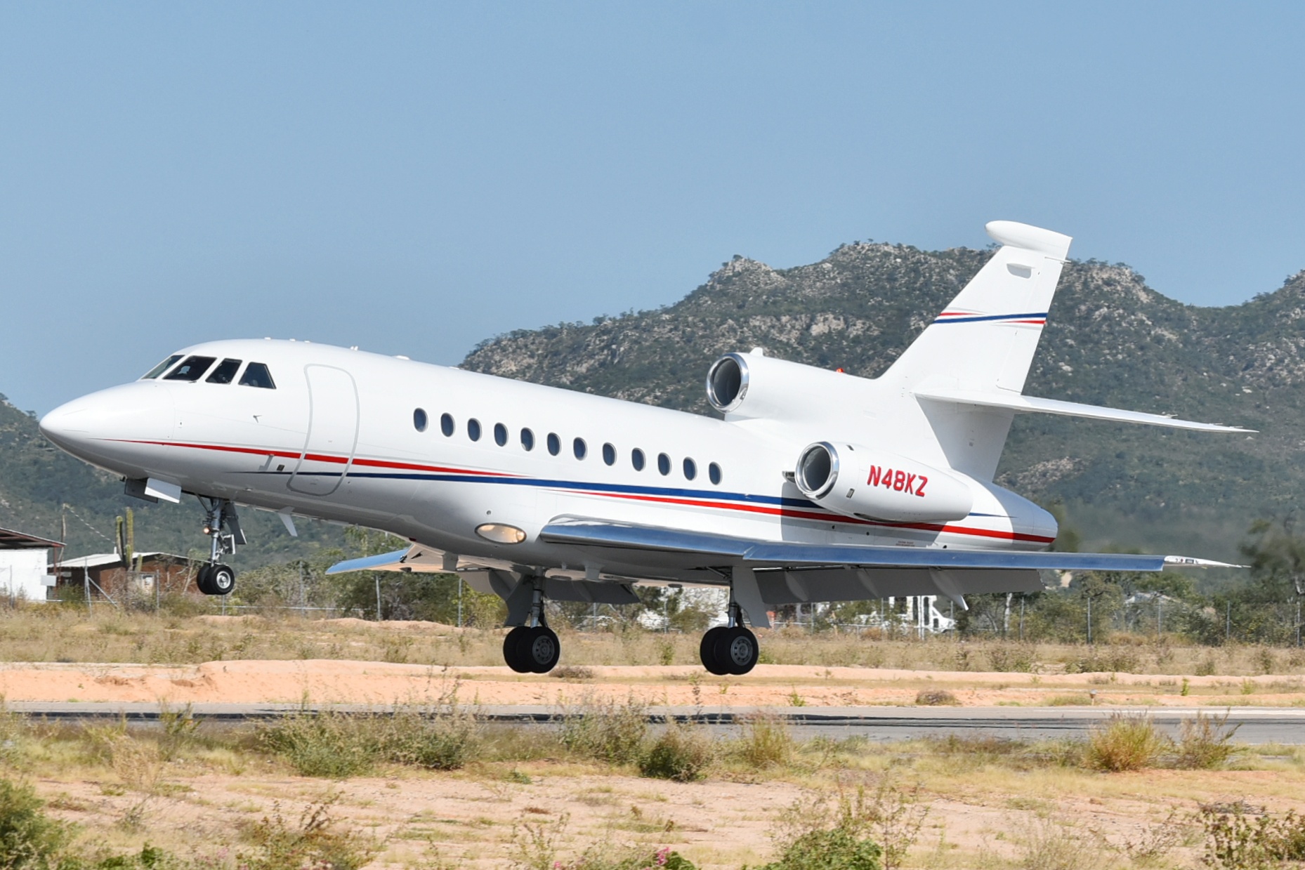 Full size: PRIVATE Dassault Falcon 900EX N48KZ at Aeropuerto de Cabo San Lucas Internacional