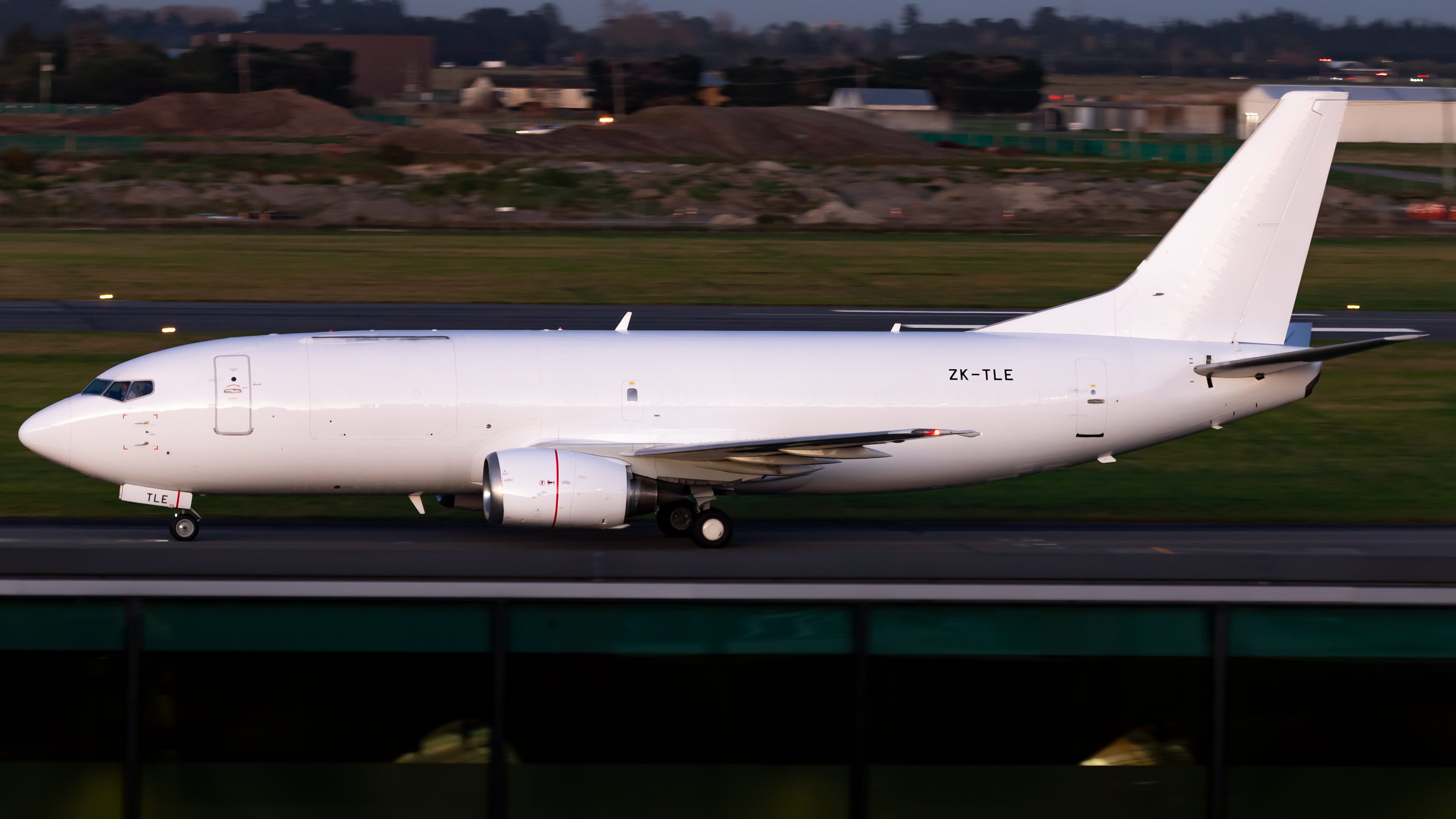 Full size: Airwork Boeing 737-300F ZK-TLE at Christchurch International Airport
