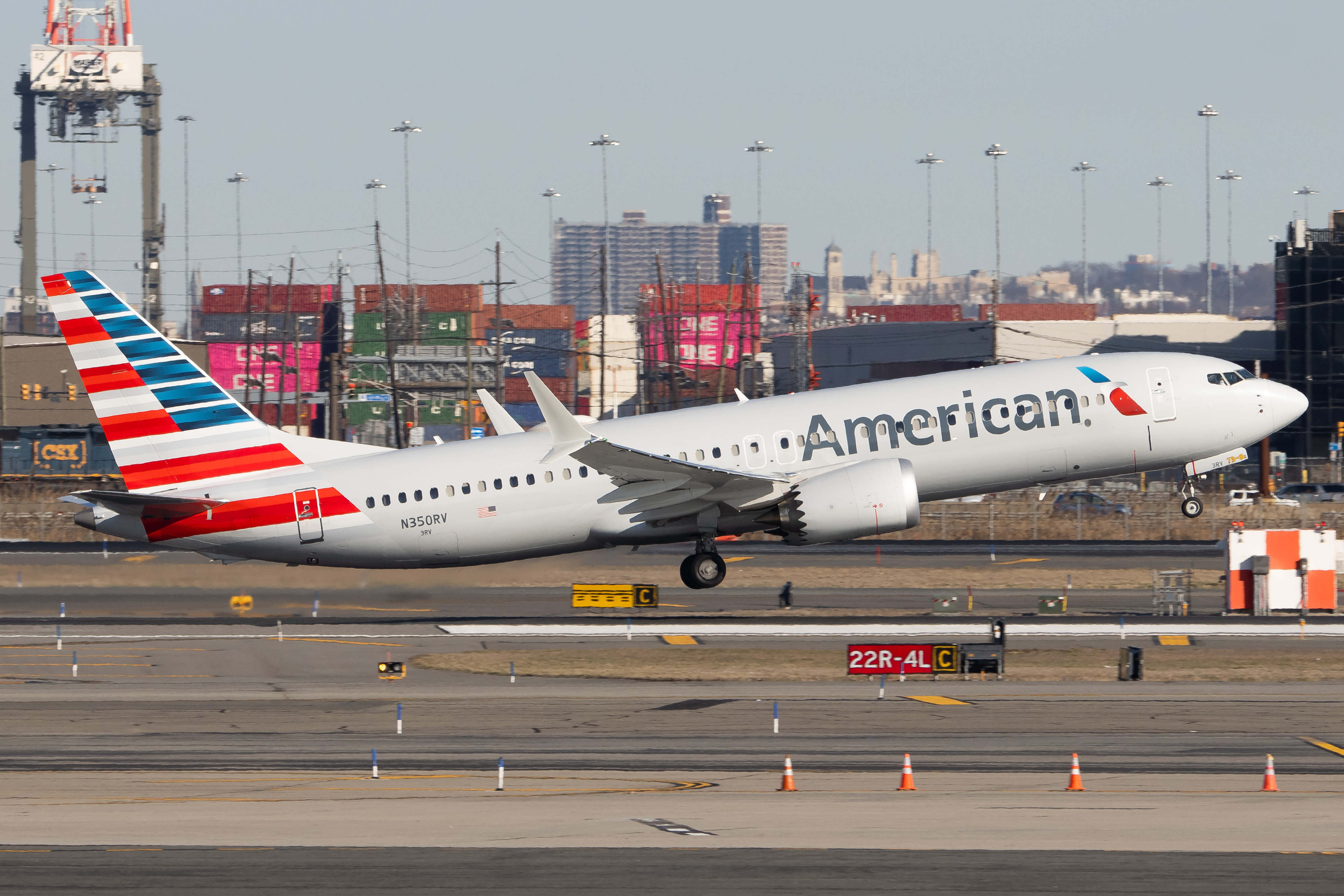 Full size: American Airlines Boeing 737 MAX 8 N350RV at Newark Liberty International Airport