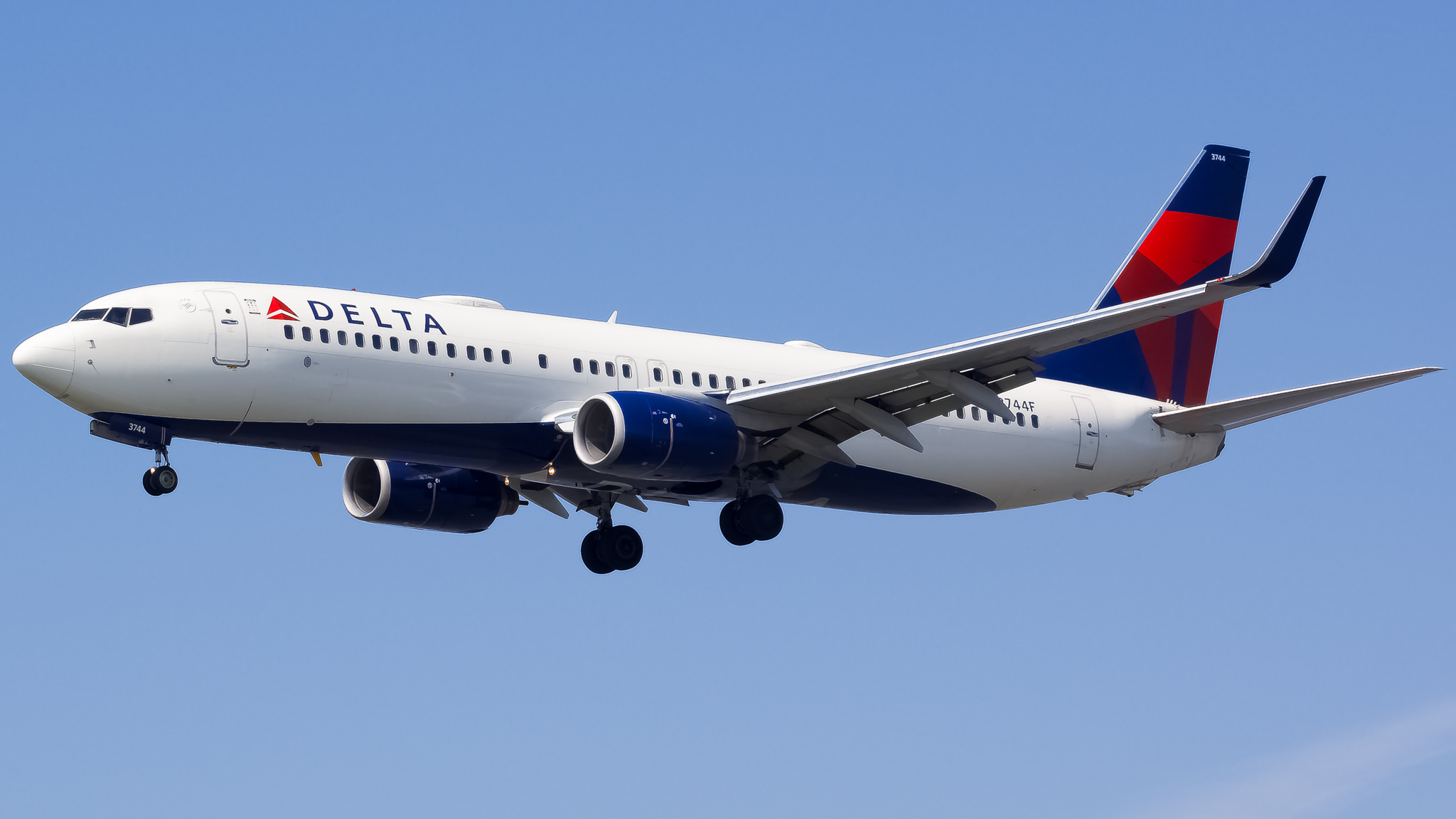 Full size: Delta Airlines Boeing 737-800 N3744F at Anchorage Ted Stevens International Airport