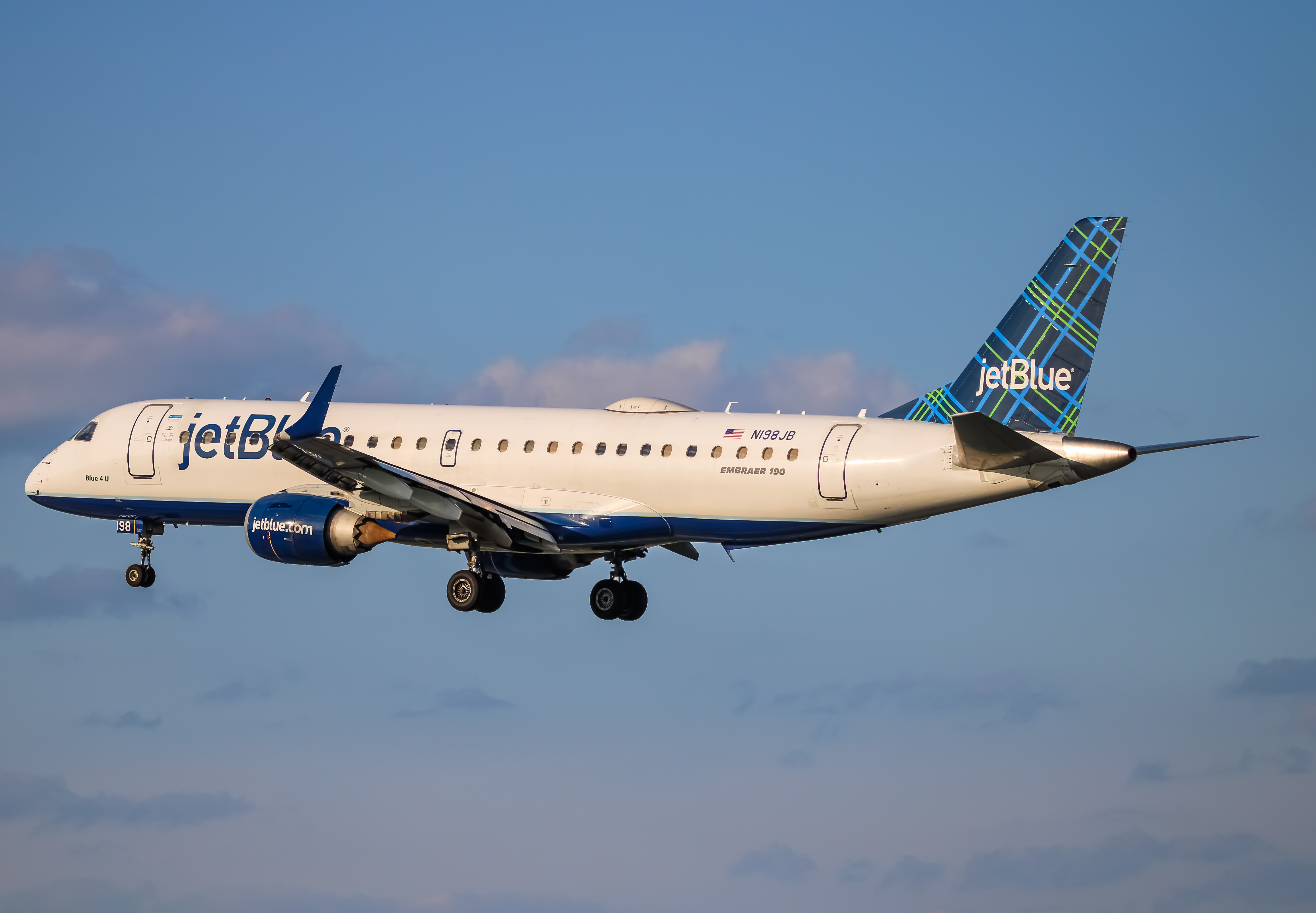 Full size: JetBlue Airways Embraer E190 N198JB at Baltimore/Washington International Thurgood Marshall Airport