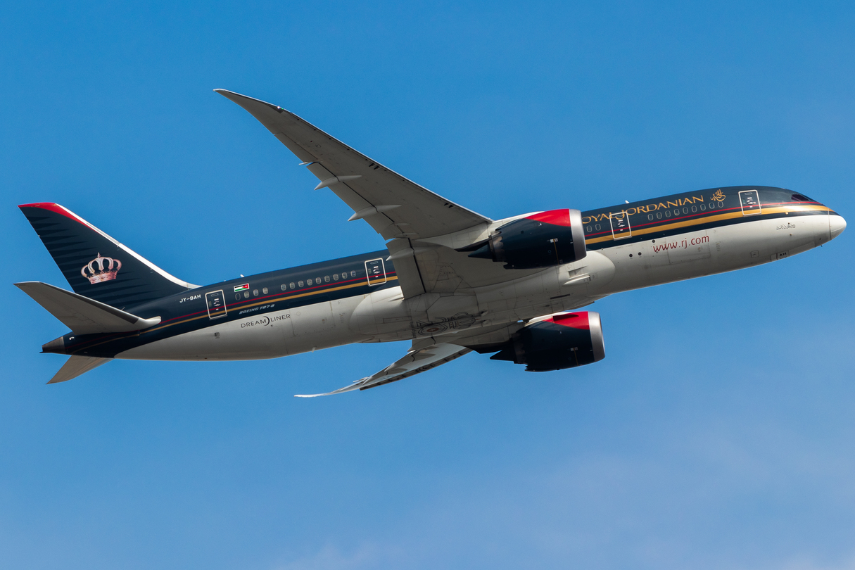 Full size: Royal Jordanian Boeing 787-8 JY-NAH at Hong Kong International Airport