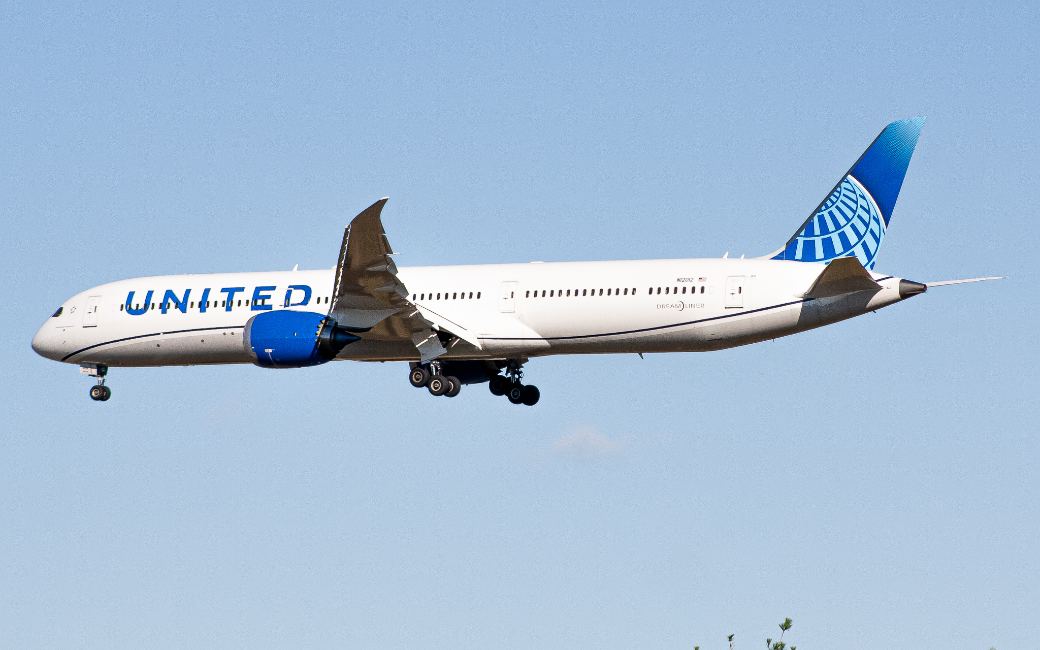 Full size: United Airlines Boeing 787-10 N12012 at Washington Dulles International Airport