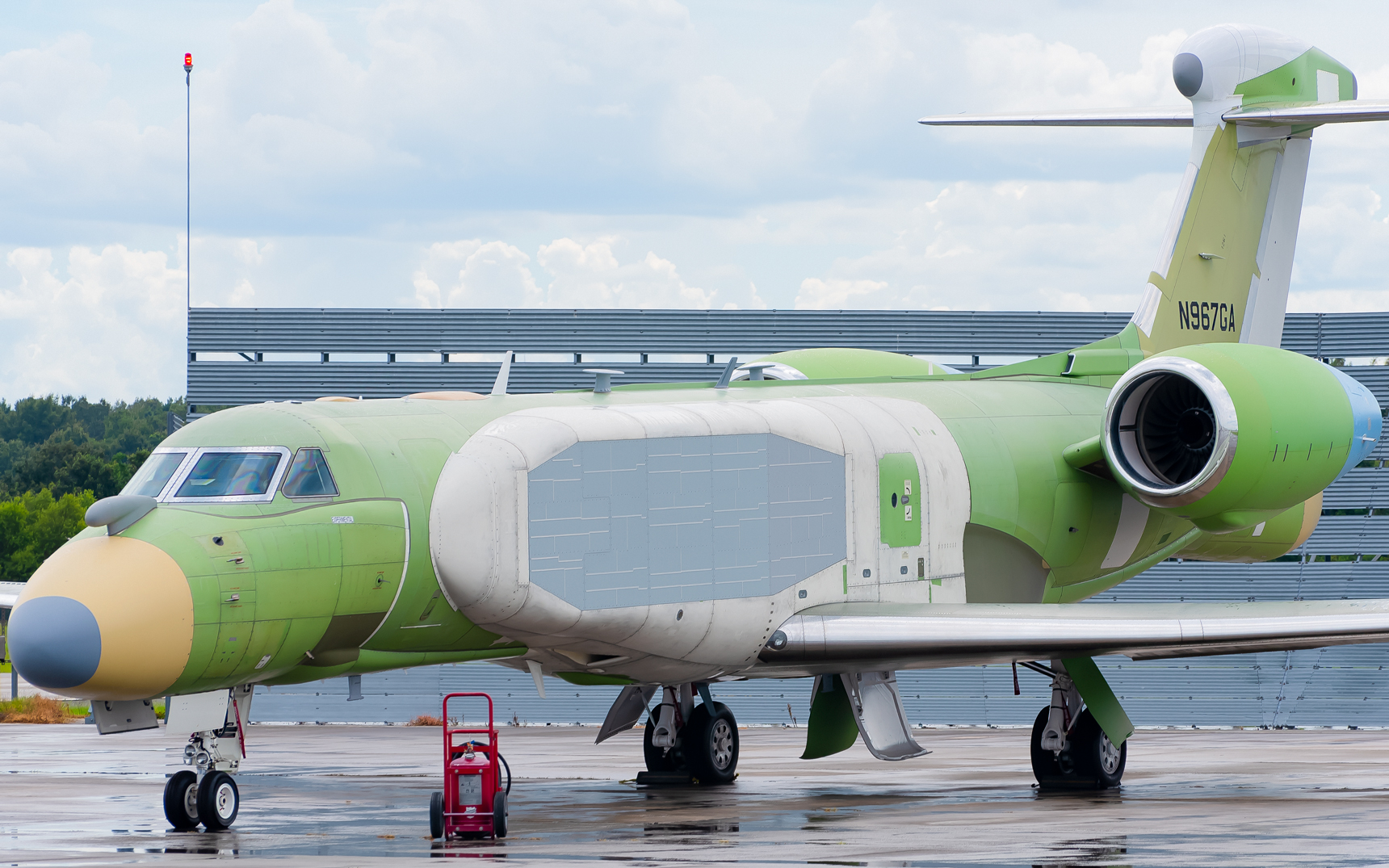 Full size: Gulfstream Aerospace Gulfstream G550 CAEW N967GA at Savannah/Hilton Head International Airport
