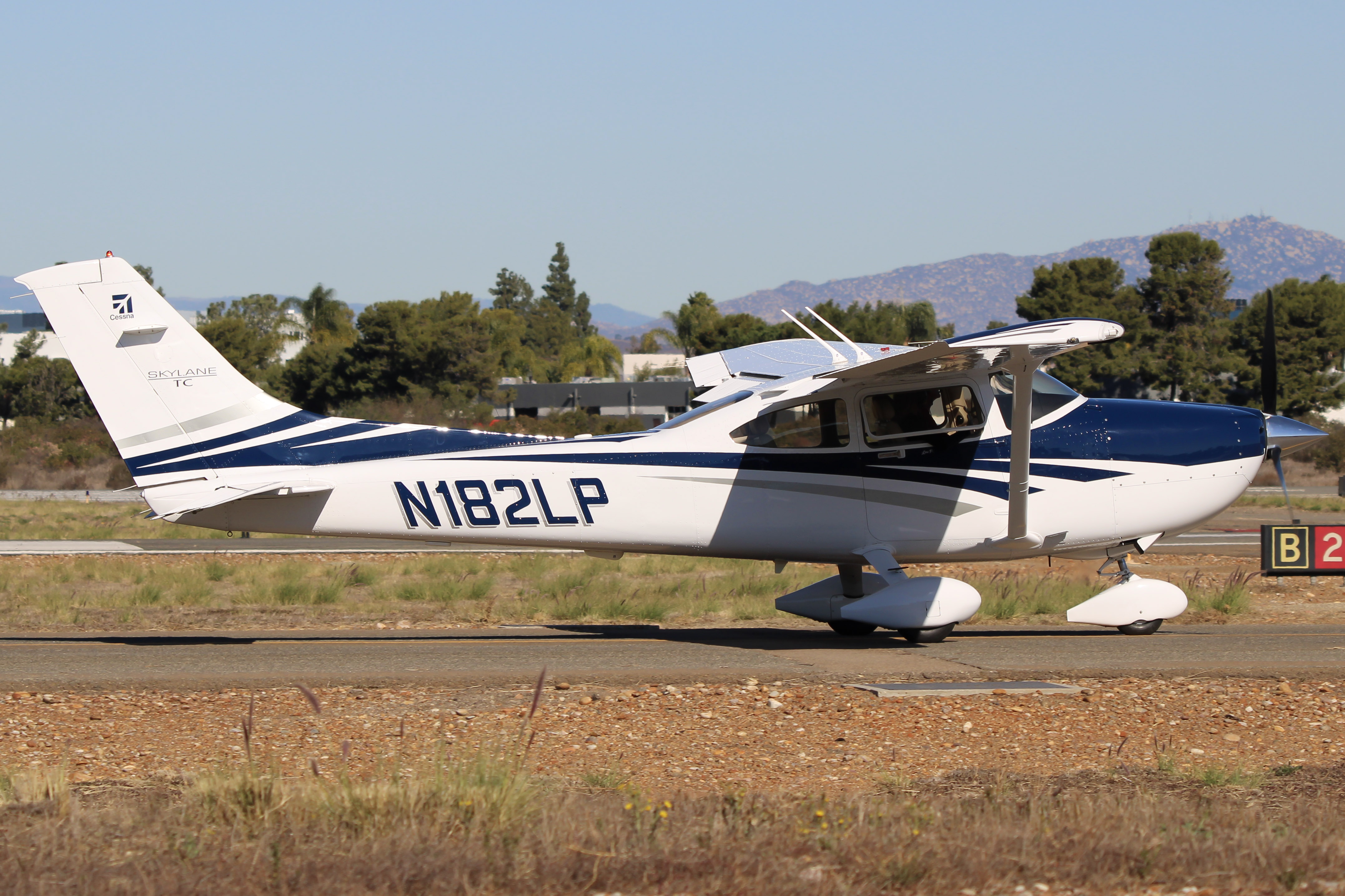 Full size: PRIVATE Cessna 182 N182LP at Montgomery-Gibbs Executive Airport