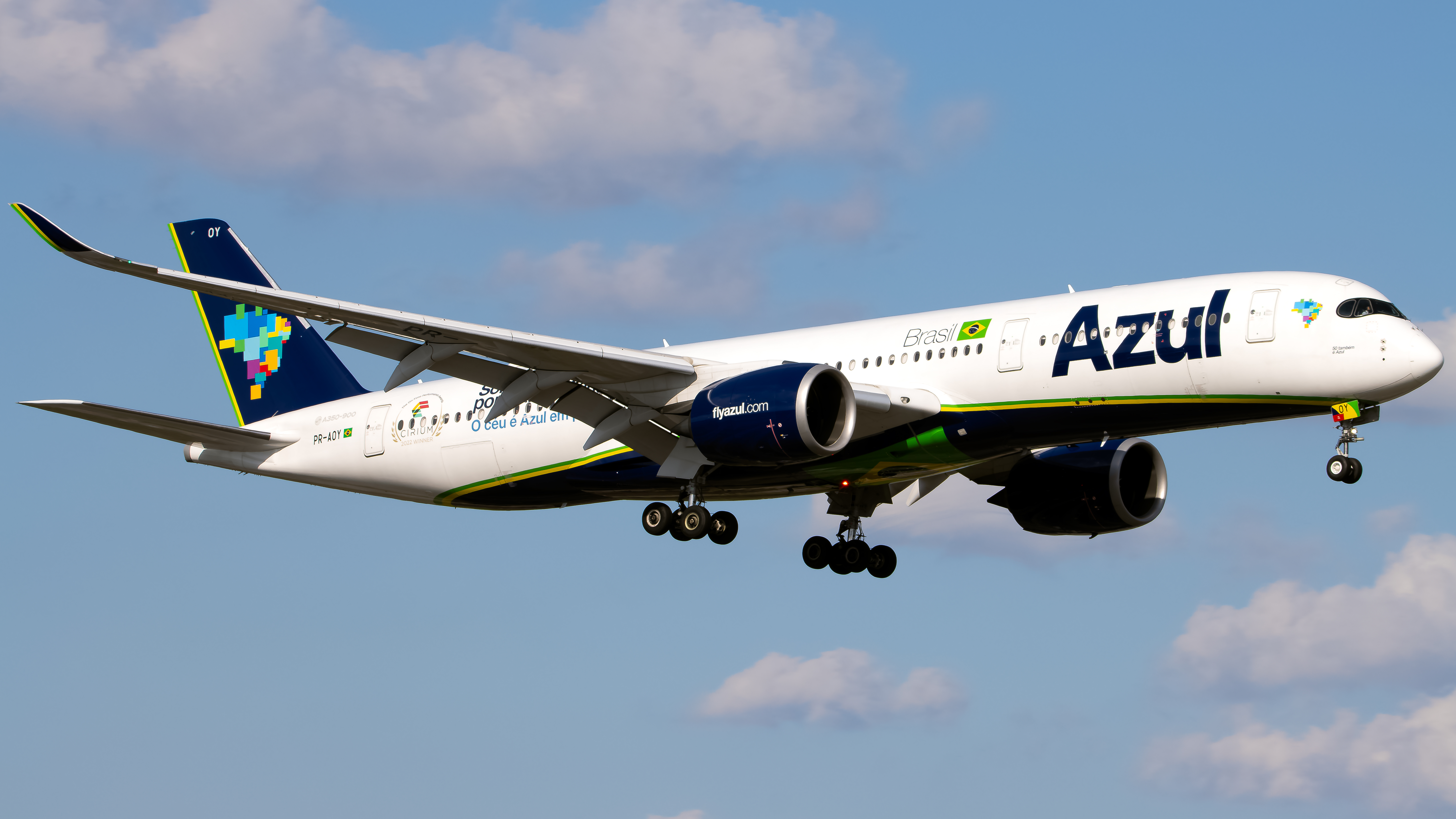 Full size: Azul  Airbus A350-900 PR-AOY at Orlando International Airport