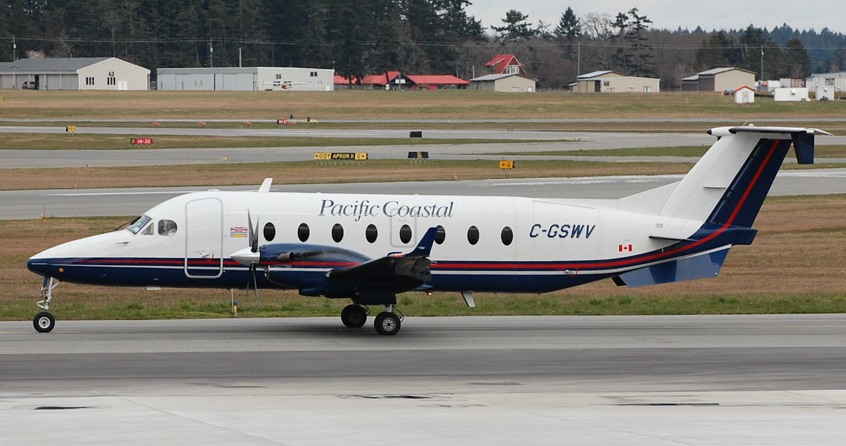 Full size: Pacific Coastal Airlines Beechcraft 1900 C-GSWV at Victoria International Airport