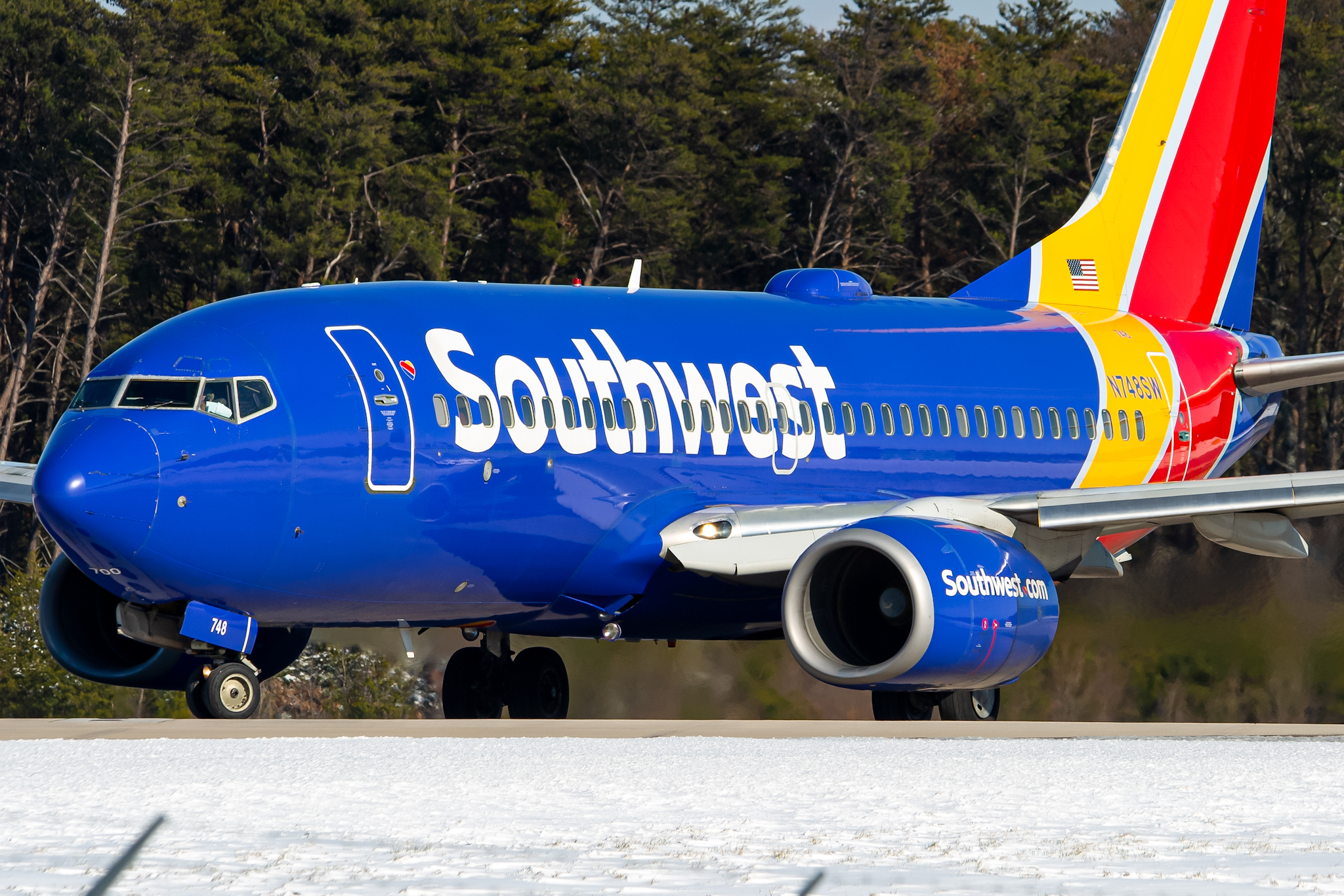 Full size: Southwest Airlines Boeing 737-700 N748SW at Baltimore/Washington International Thurgood Marshall Airport