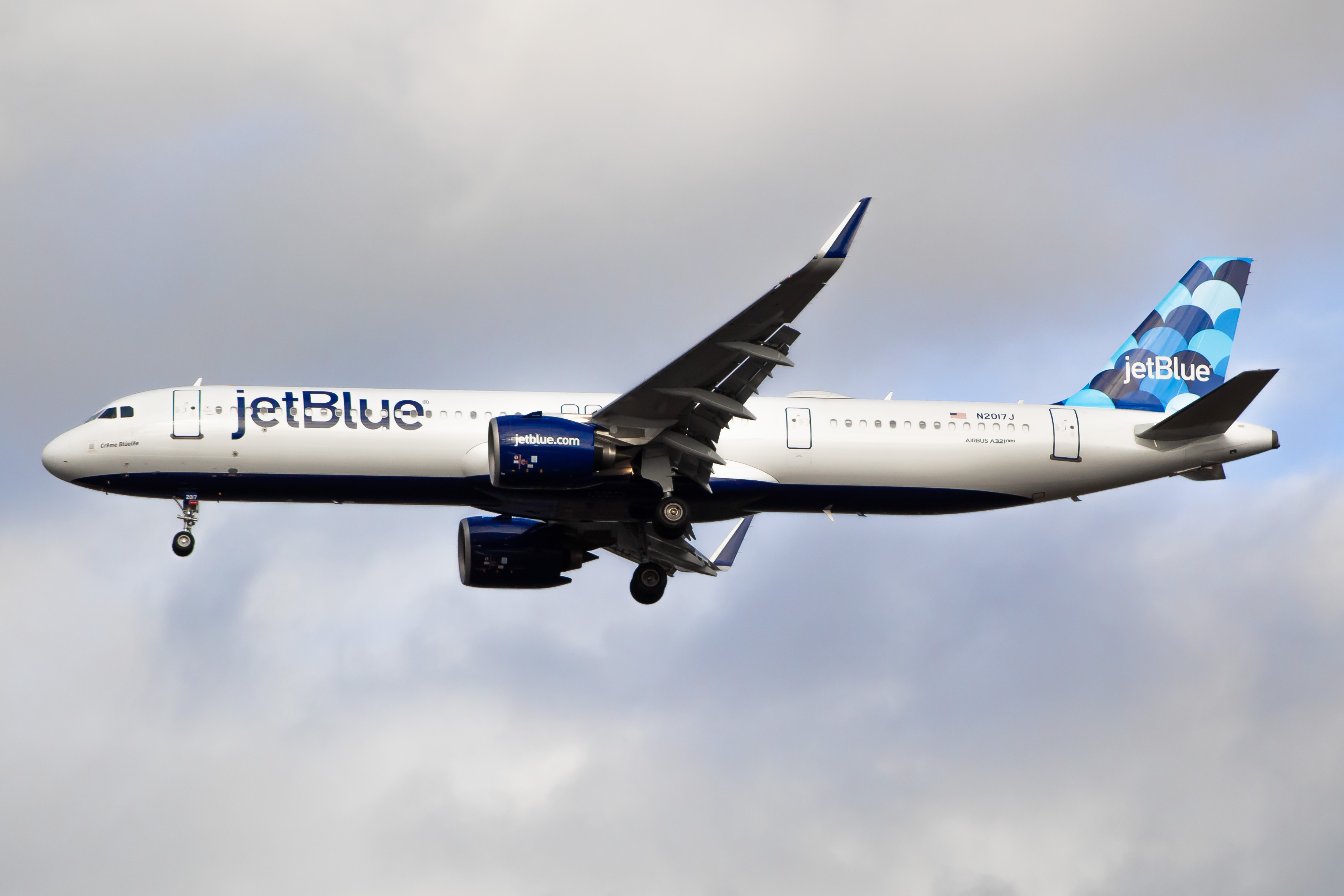 Full size: JetBlue Airways Airbus A321NEO N2017J at John F. Kennedy International Airport