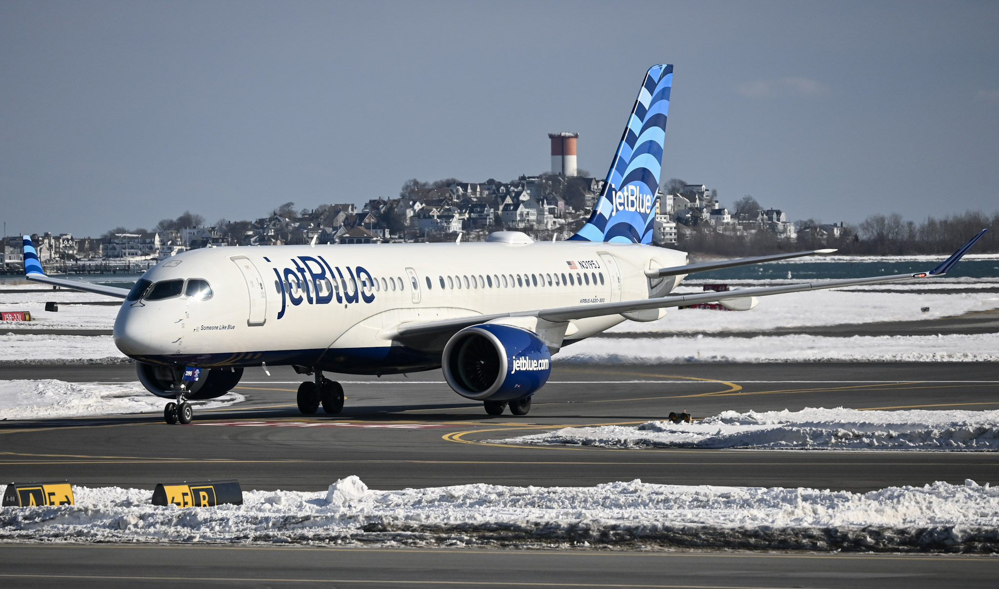 Full size: JetBlue Airways Airbus A220-300 N3195J at General Edward Lawrence Logan International Airport