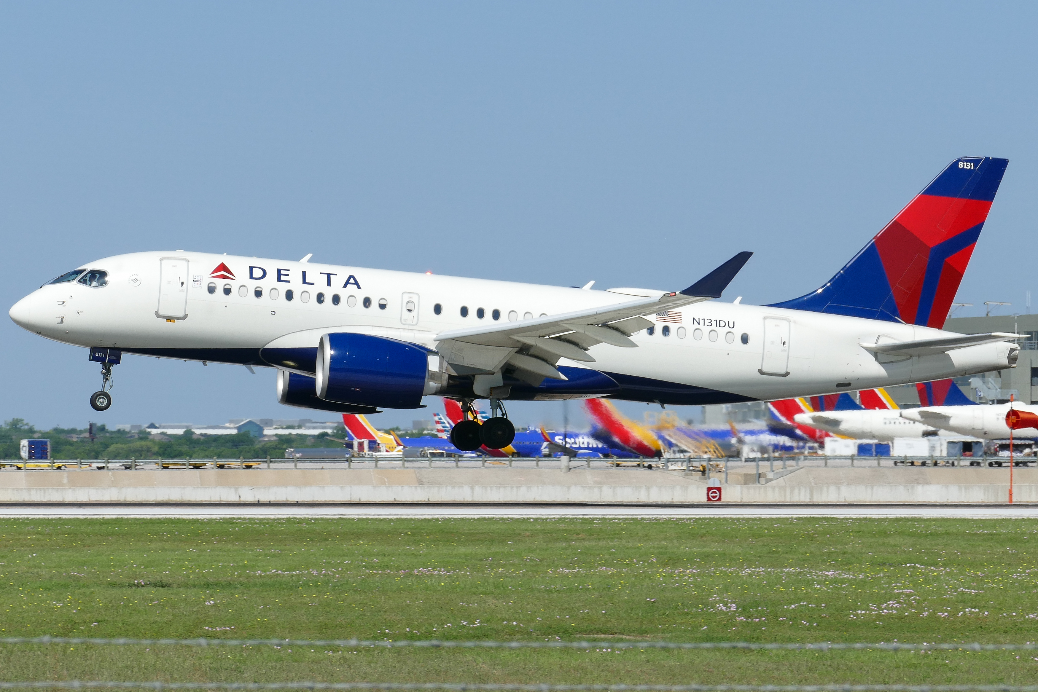 Full size: Delta Airlines Airbus A220-100 N131DU at Austin-Bergstrom International Airport