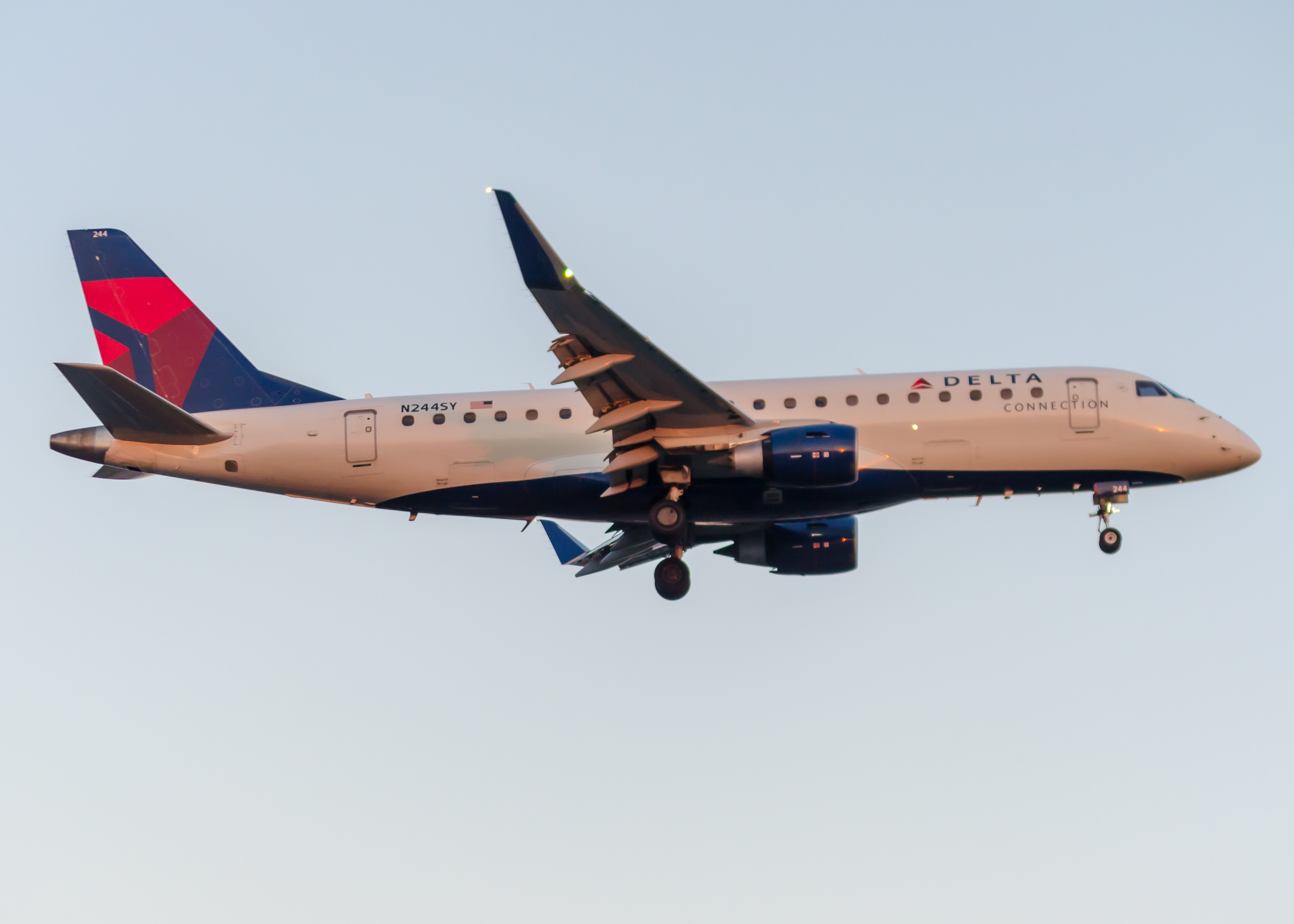 Full size: Delta Connection Embraer E175 N244SY at Newark Liberty International Airport