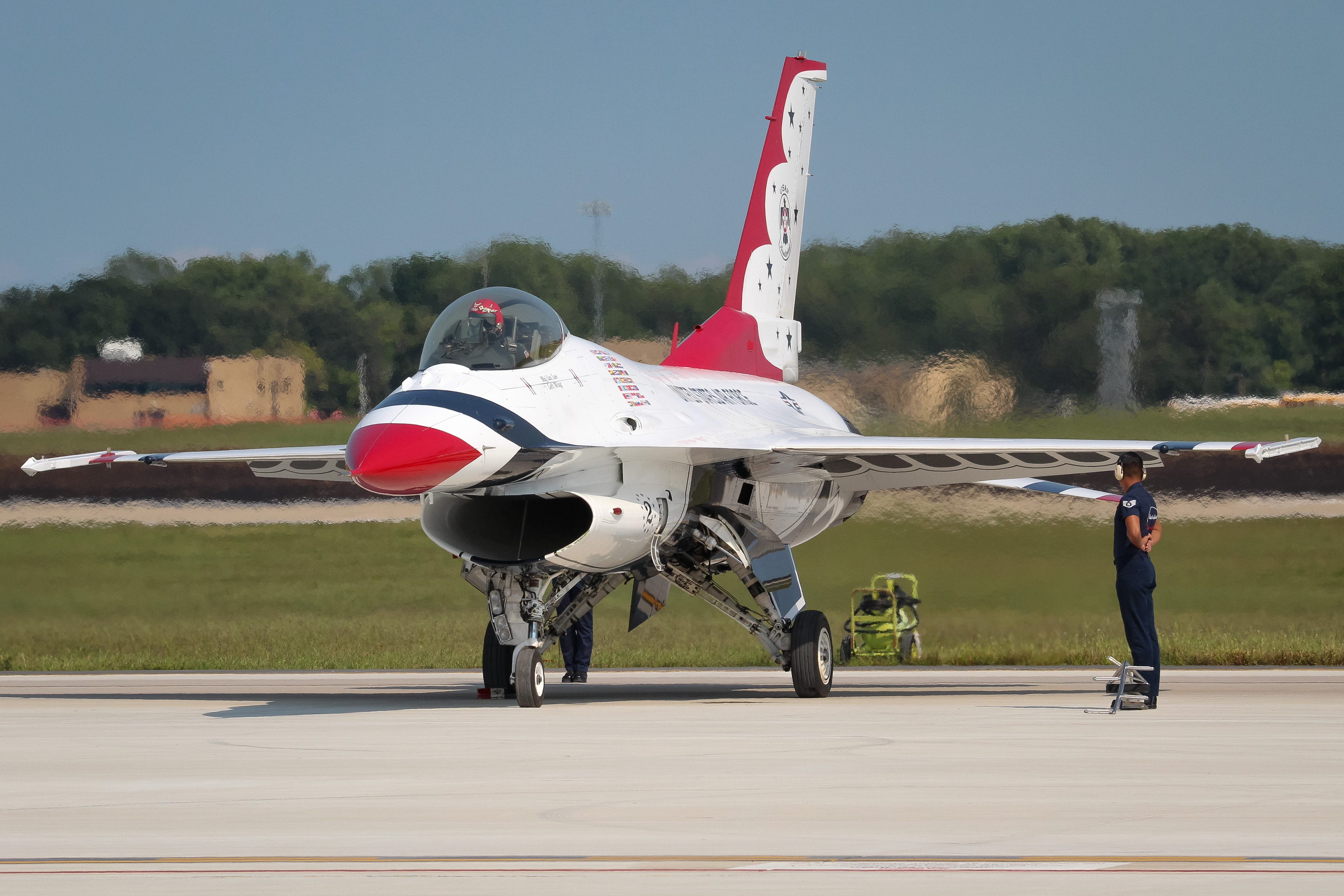 Full size: USAF - United States Air Force General Dynamics F-16 Fighting Falcon 92-3908 at Joint Base Andrews