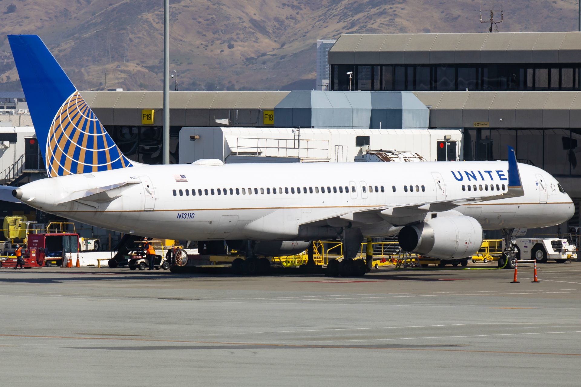 Full size: United Airlines Boeing 757-200 N13110 at San Francisco International Airport