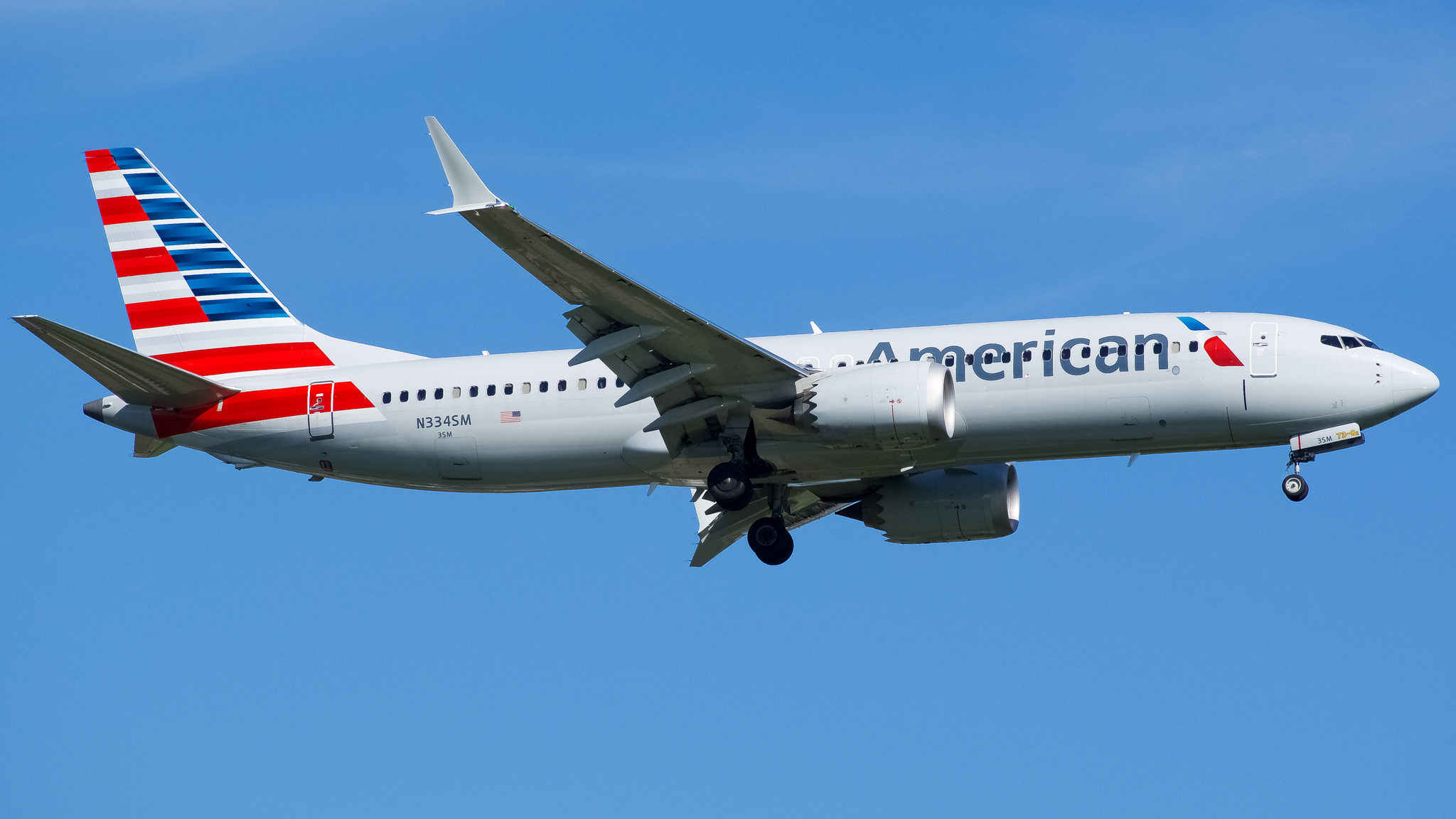 Full size: American Airlines Boeing 737 MAX 8 N334SM at John F. Kennedy International Airport