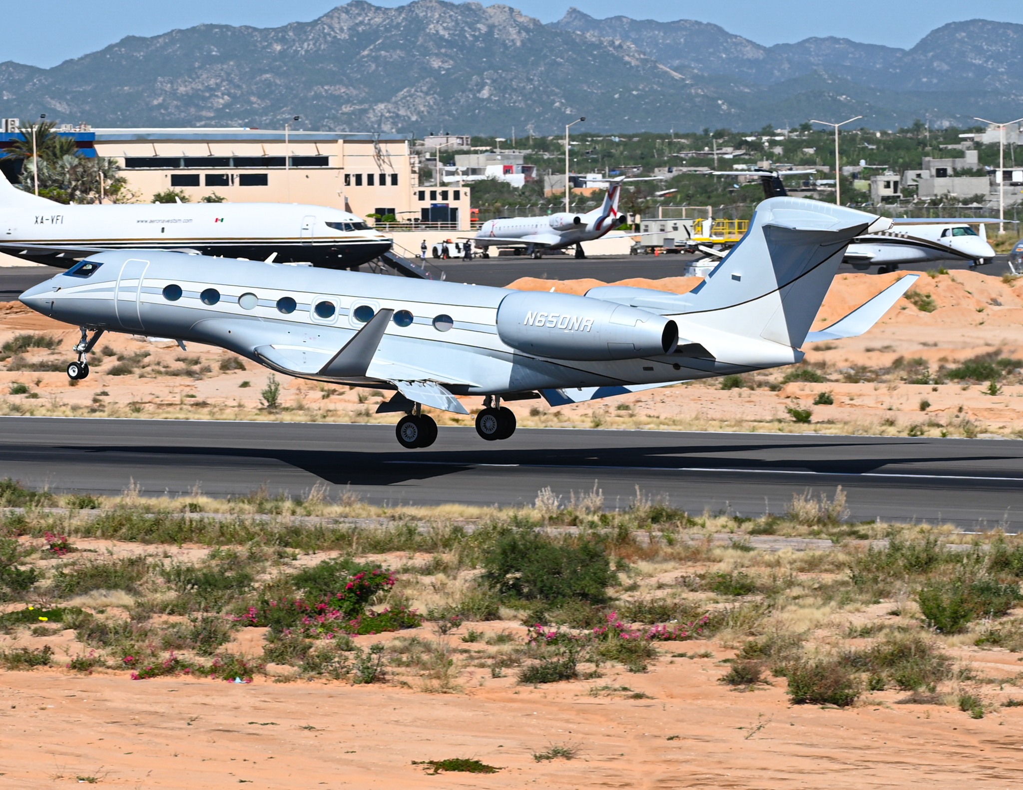 Full size: PRIVATE Gulfstream G650 N650NR at Aeropuerto de Cabo San Lucas Internacional