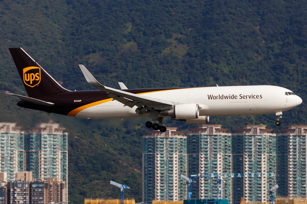 Full size: United Parcel Service Boeing 767-300F N336UP at Hong Kong International Airport