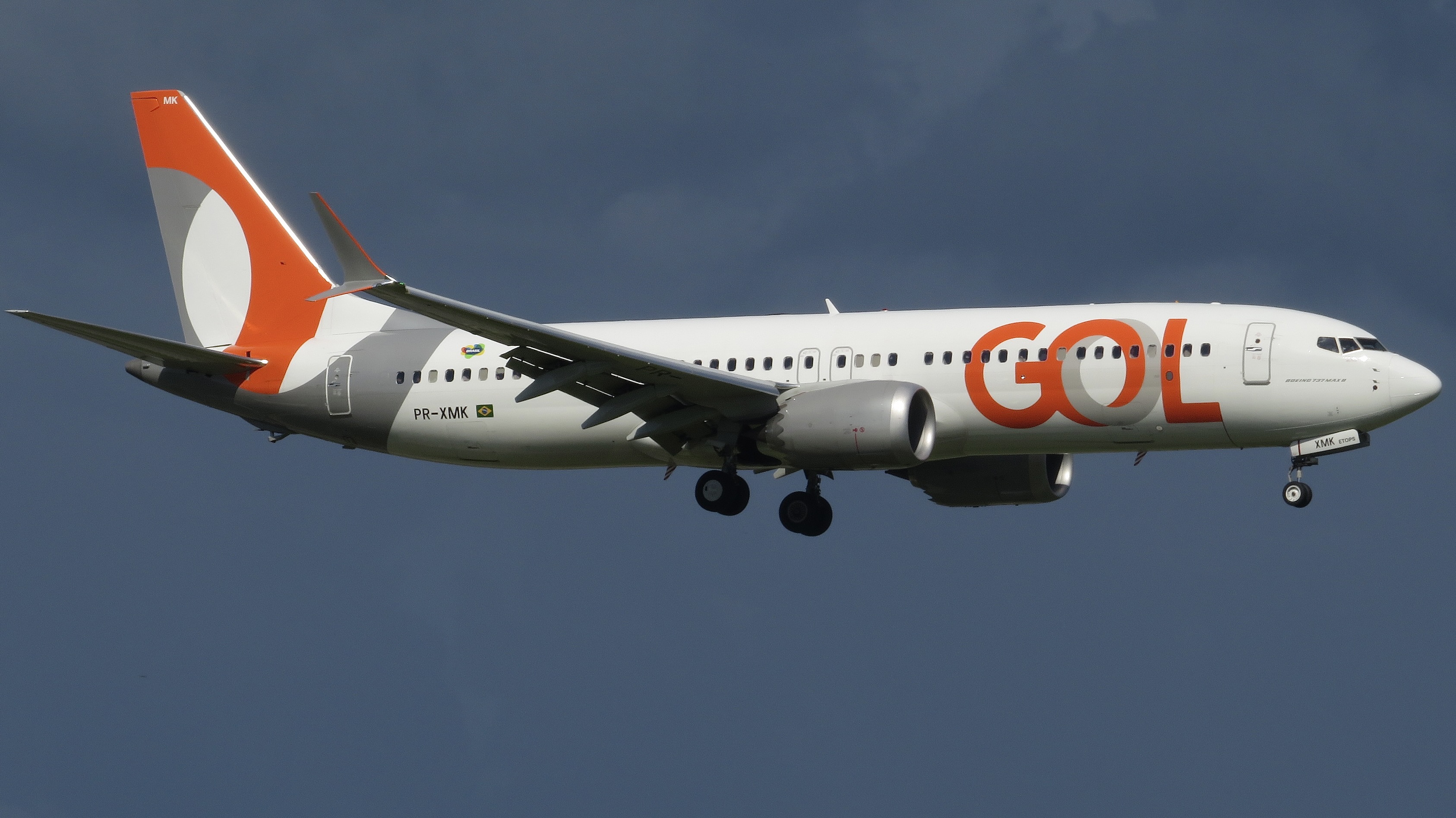 Full size: GOL Linhas Aereas Boeing 737 MAX 8 PR-XMK at Orlando International Airport
