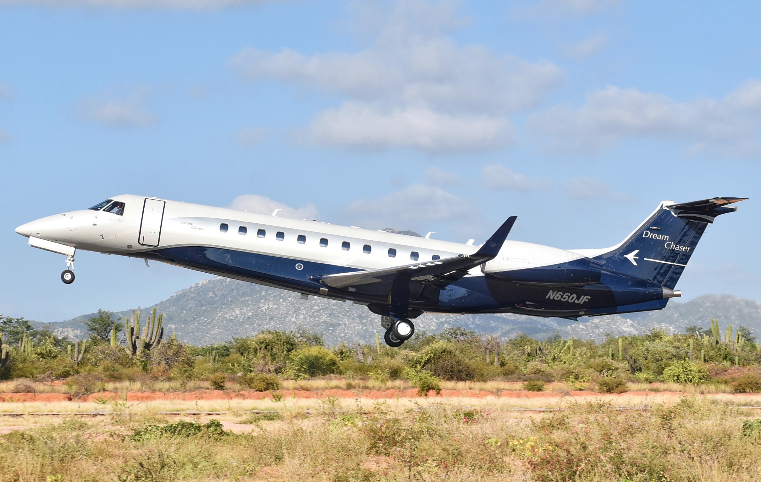 Full size: PRIVATE Embrear Legacy 600 N650JF at Aeropuerto de Cabo San Lucas Internacional