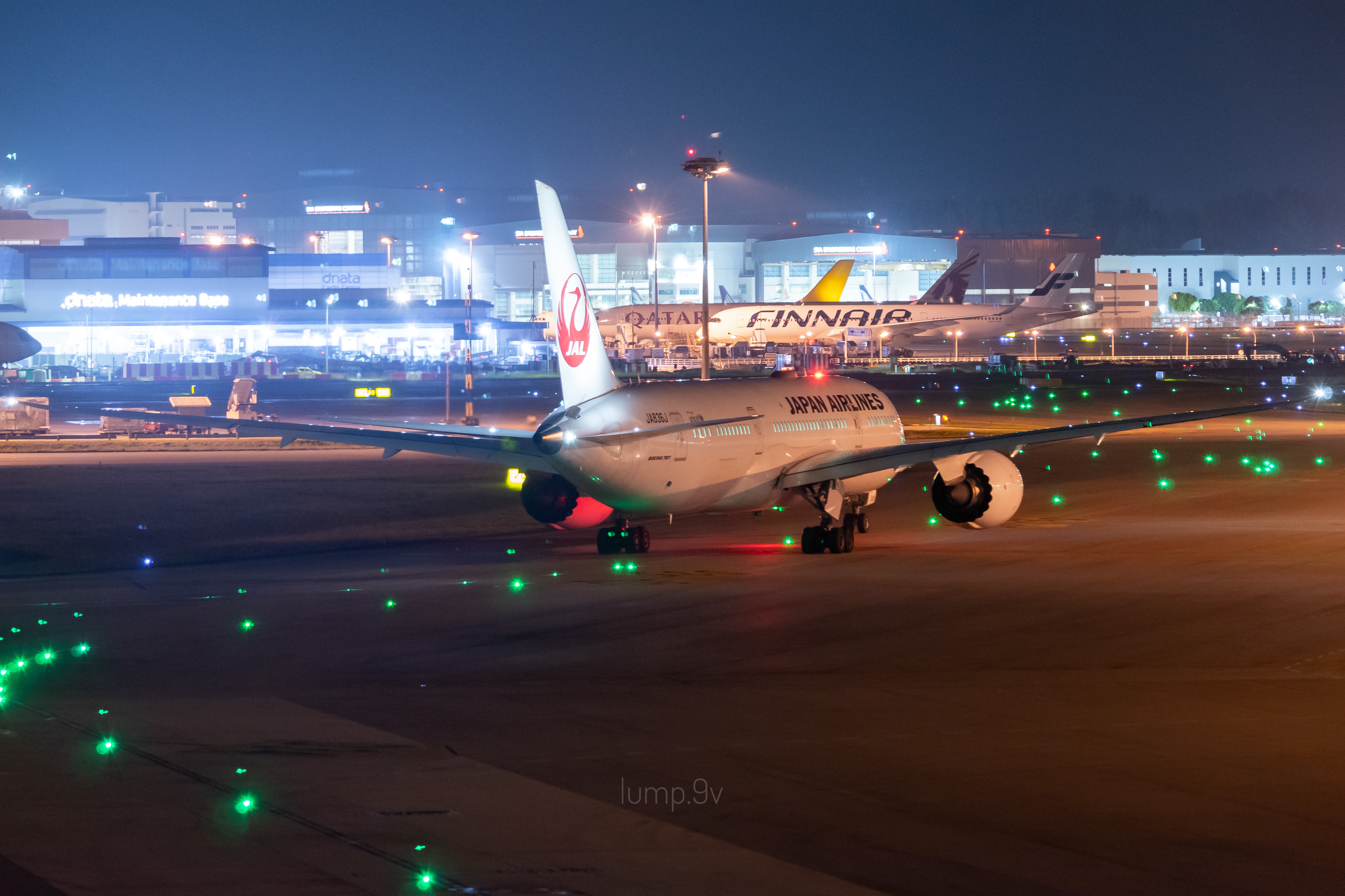 Full size: Japan Airlines Boeing 787-8 JA836J at Singapore-Changi Airport