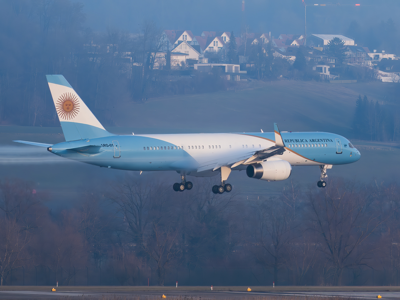 Full size: Argentina Air Force Boeing 757-200 ARG-01 at Zurich-Kloten Airport