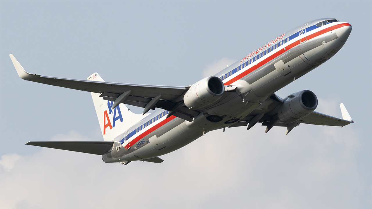 Full size: American Airlines Boeing 737-800 N912NN at Ronald Reagan National Airport