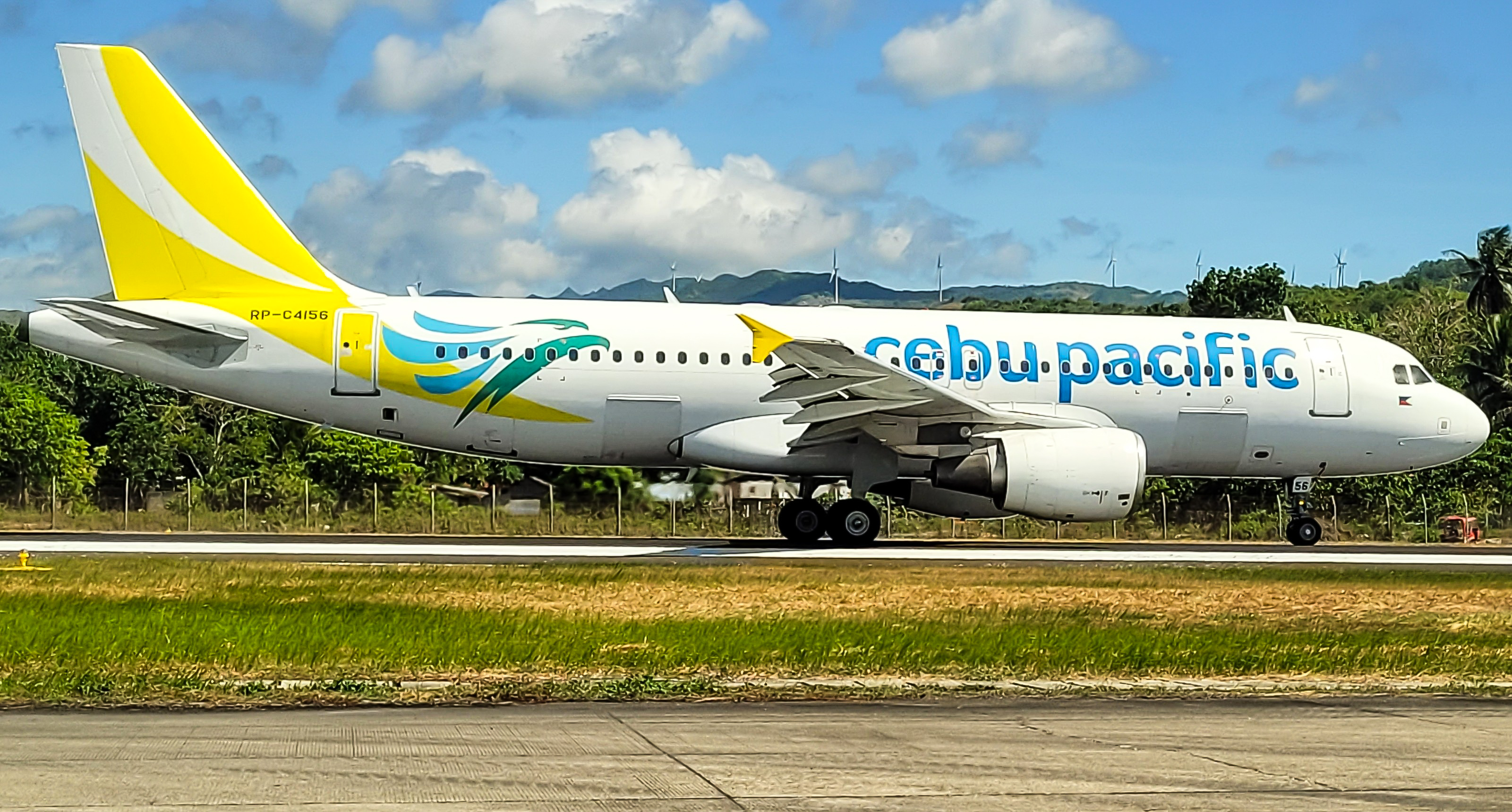 Full size: Cebu Pacific Airbus A320-200 RP-C4156 at Caticlan Boracay Airport