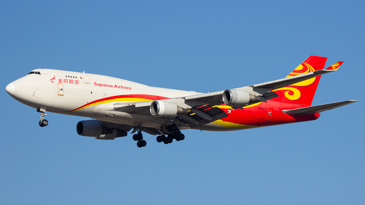 Full size: Suparna Airlines Boeing 747-400F B-2432 at Chicago O'Hare International Airport
