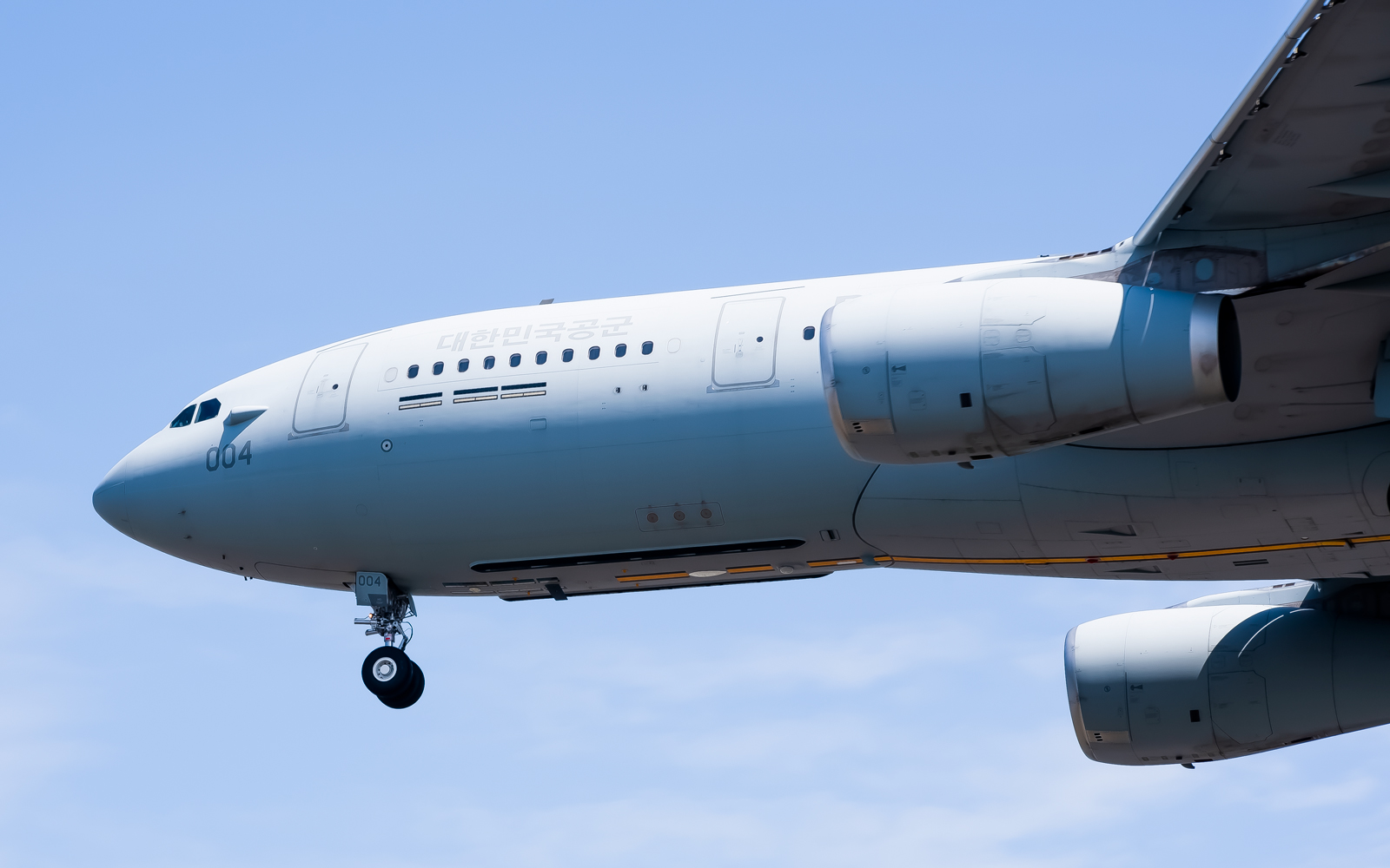 Full size: ROKAF Airbus A330-200MRTT 19-004 at Gimhae International Airport