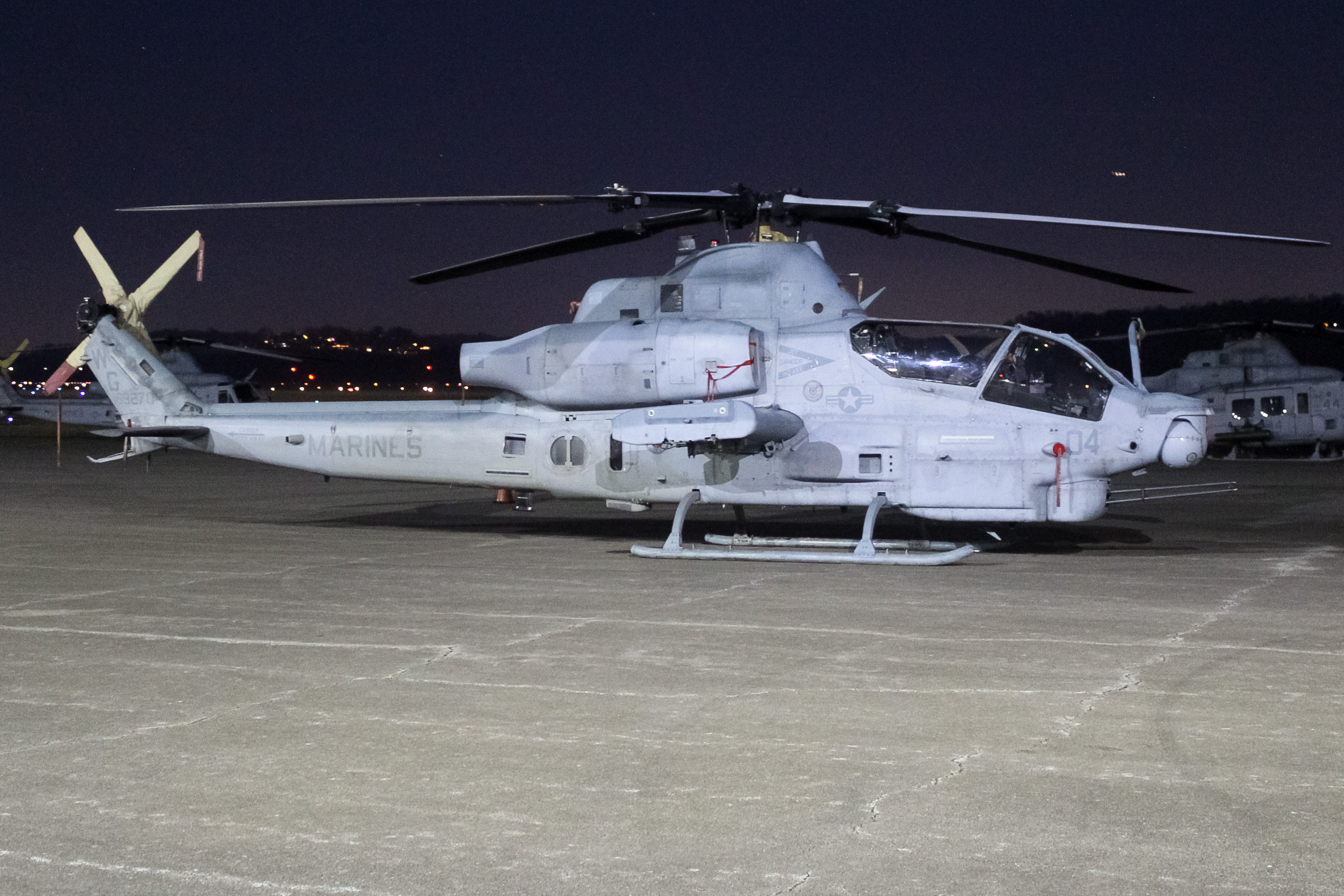 Full size: USMC - United States Marine Corp Bell AH-1Z Viper 169270 at Cincinnati Municipal Airport/Lunken Field