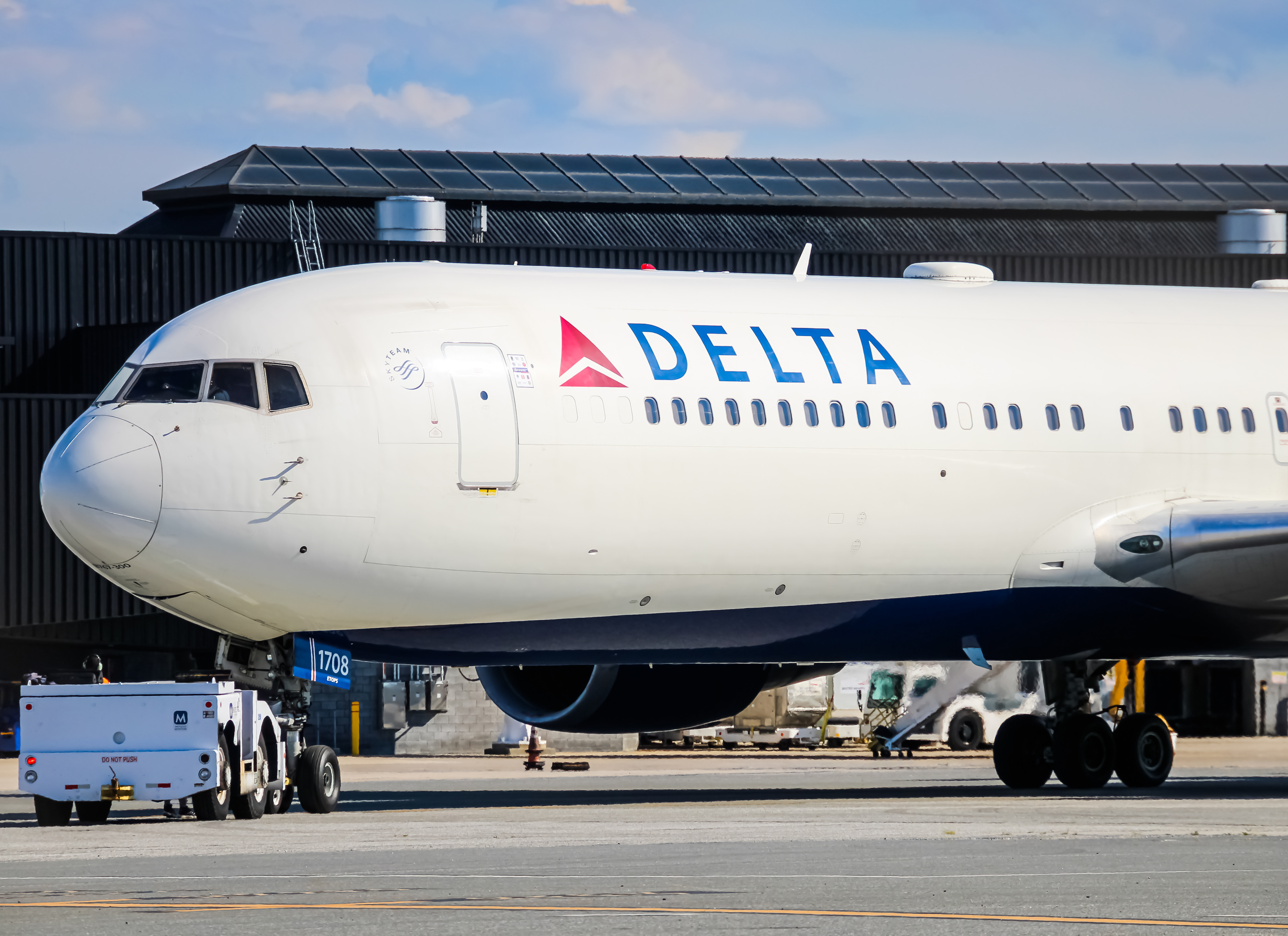 Full size: Delta Airlines Boeing 767-300 N178DZ at Baltimore/Washington International Thurgood Marshall Airport