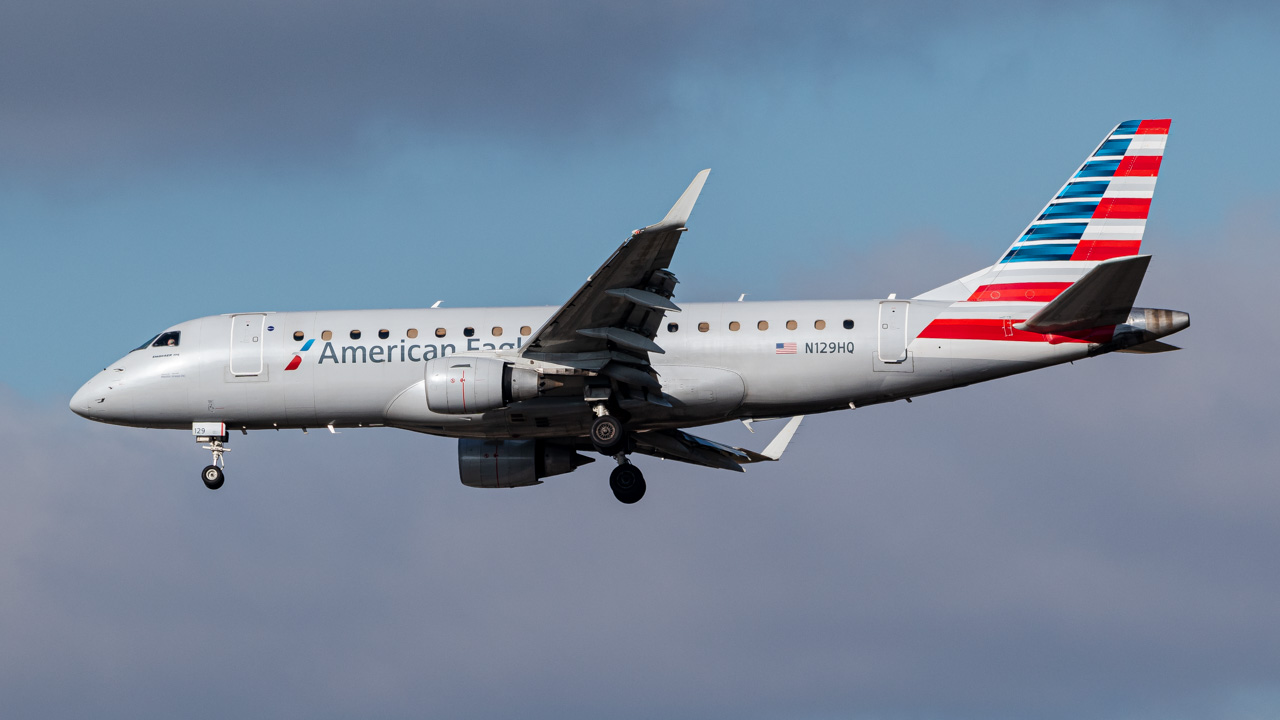 Full size: American Eagle Embraer E175 N129HQ at Hartsfield-Jackson Atlanta International Airport