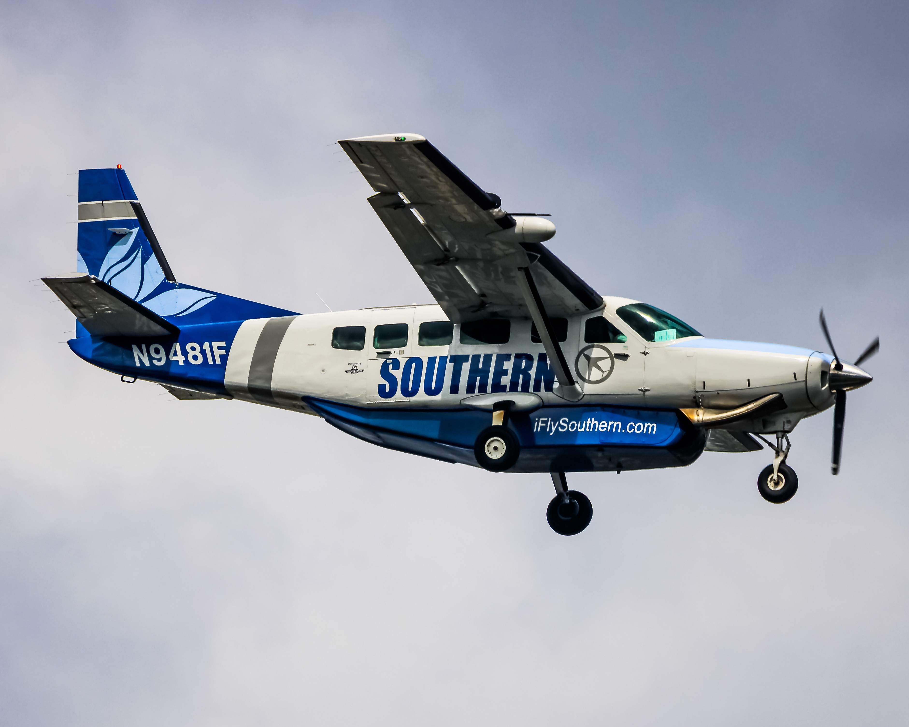 Full size: Southern Airways Express Cessna 208 Caravan N9481F at Washington Dulles International Airport