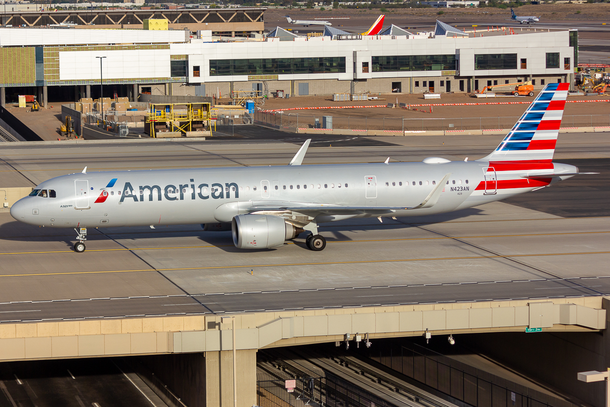 Full size: American Airlines Airbus A321NEO N423AN at Phoenix Sky Harbor International Airport