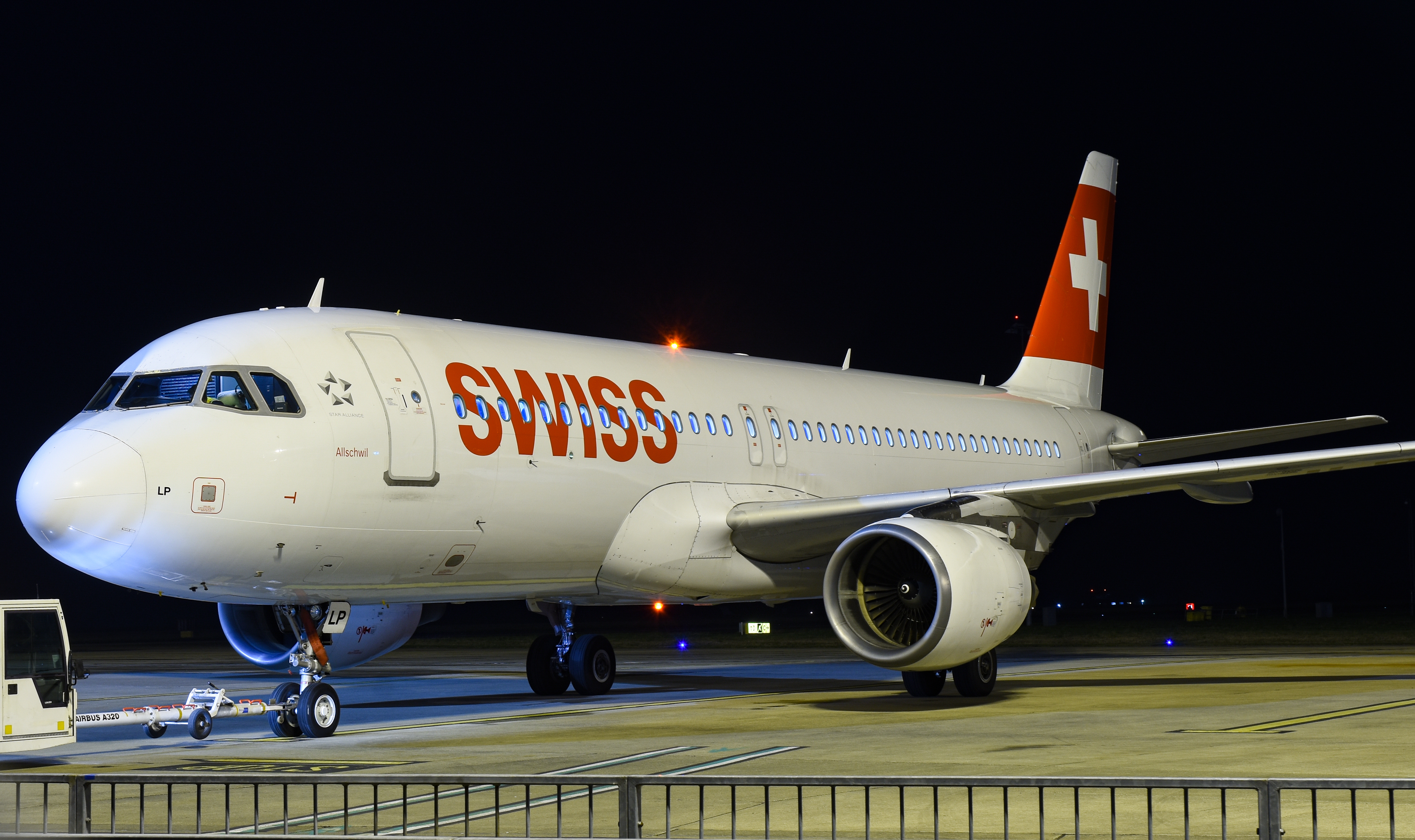 Full size: Swiss International Air Lines Airbus A320 HB-JLP at Norwich International Airport