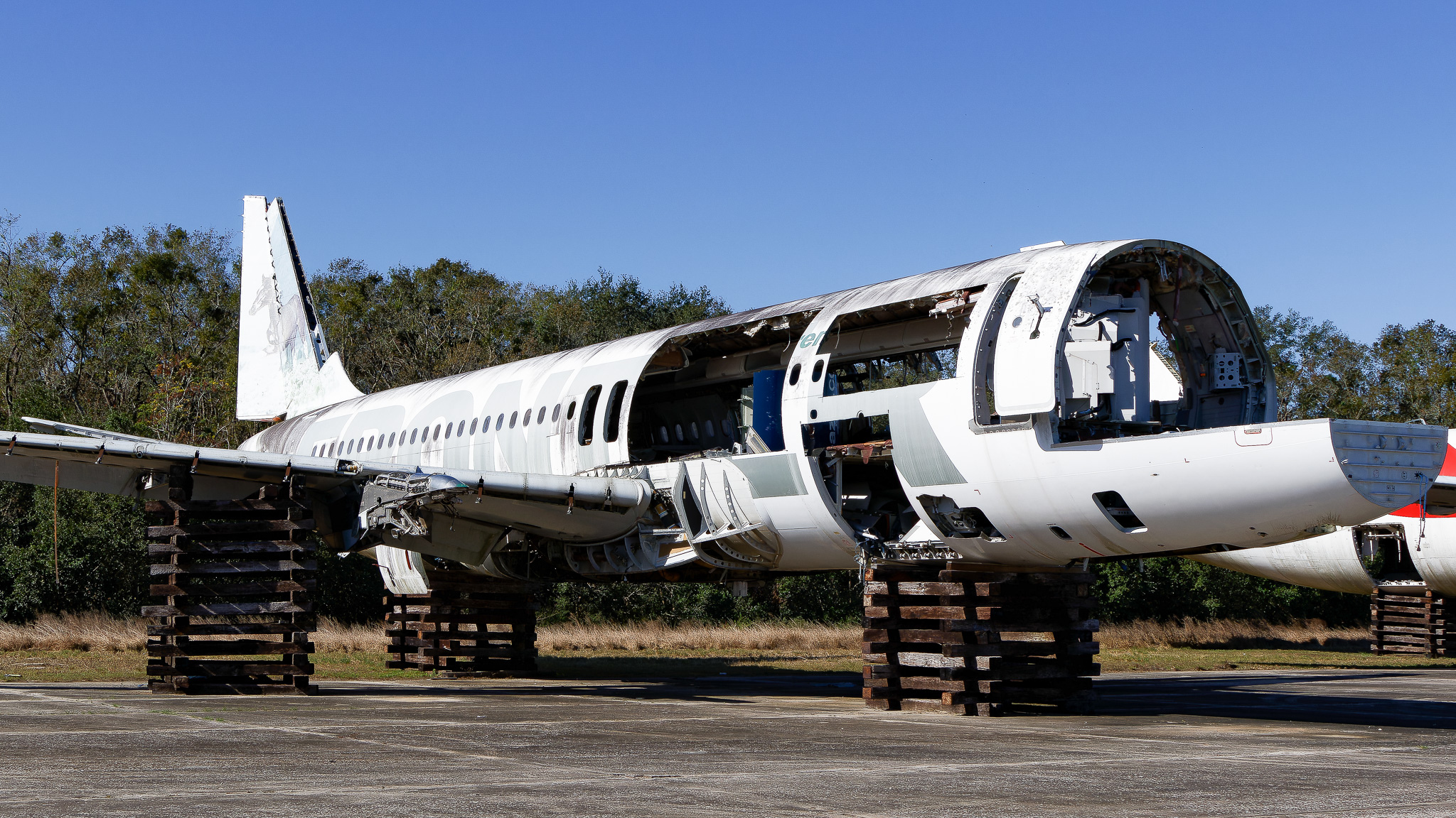 Full size: Frontier Airlines Airbus A320 N203FR at 