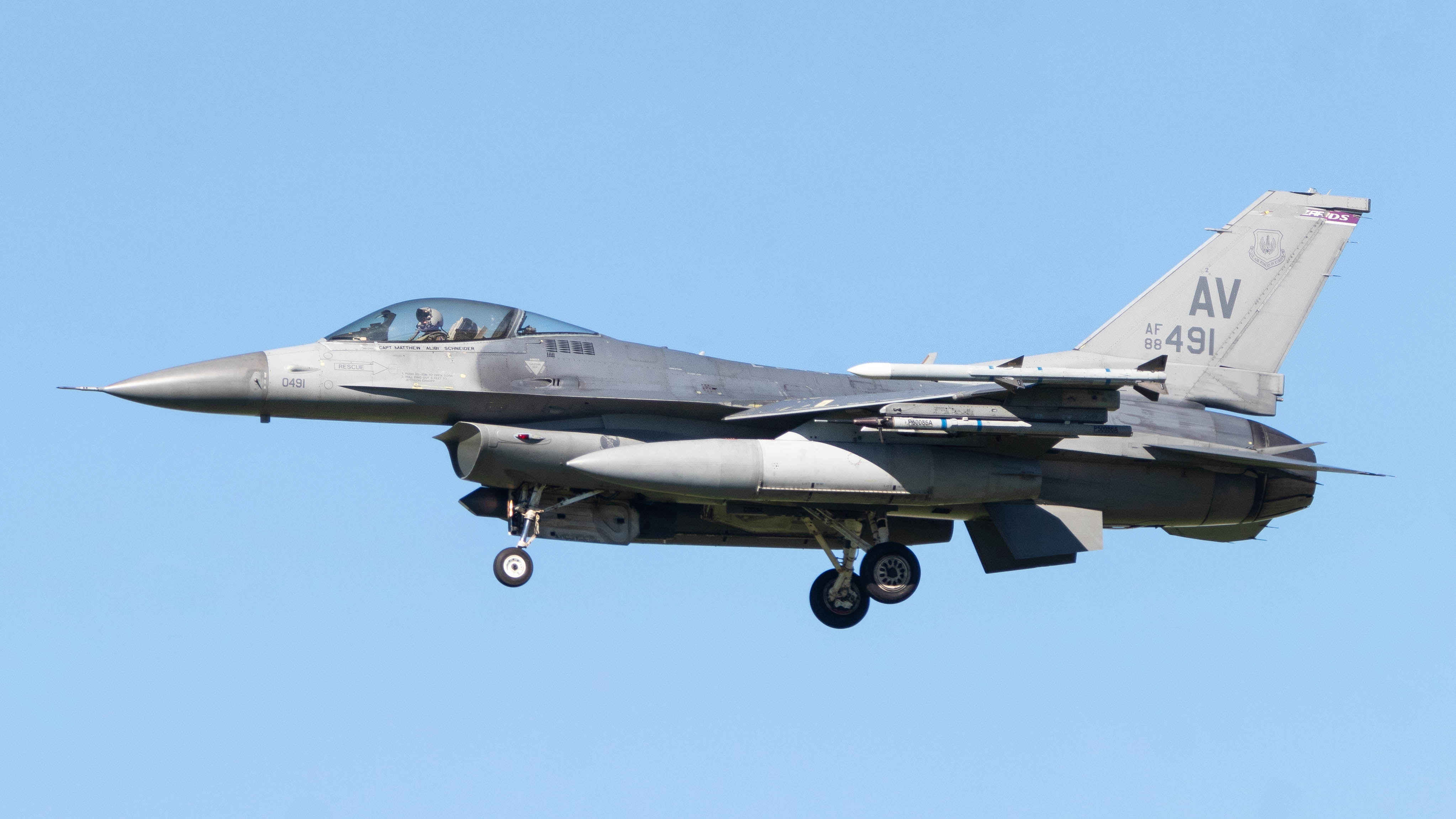Full size: USAF - United States Air Force General Dynamics F-16 Fighting Falcon 88-0491 at Point Mugu NAS