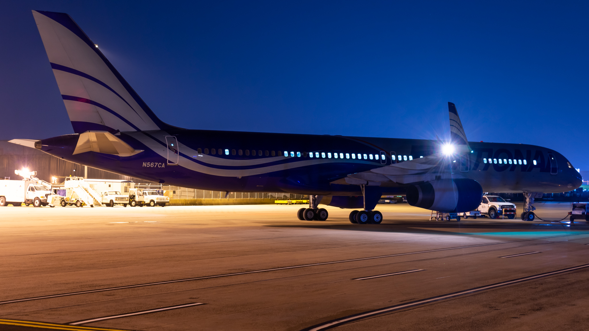Full size: National Airlines Boeing 757-200 N567CA at Washington Dulles International Airport