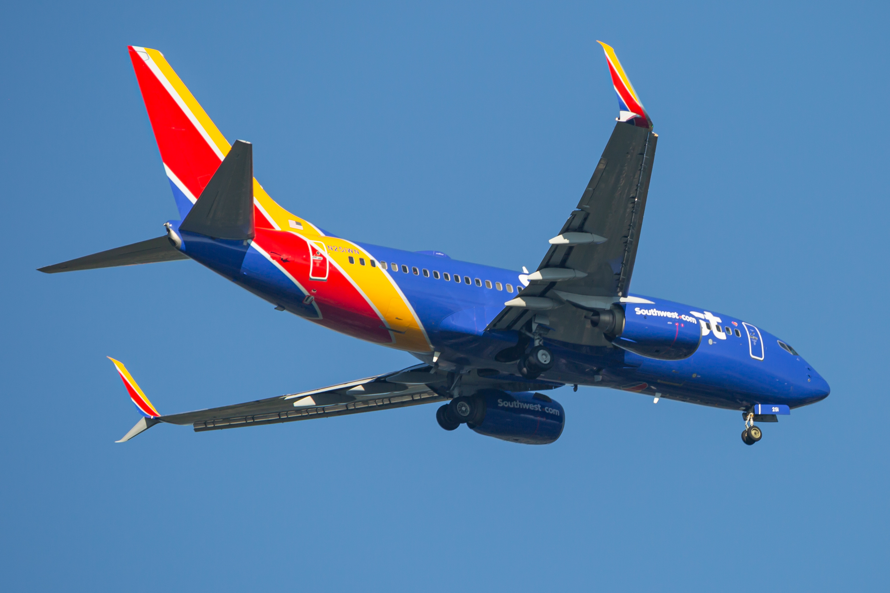Full size: Southwest Airlines Boeing 737-700 N251WN at Baltimore/Washington International Thurgood Marshall Airport