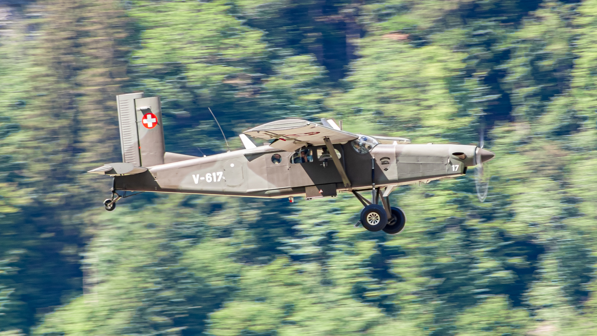 Full size: Swiss Air Force Pilatus PC-6 V-617 at 
