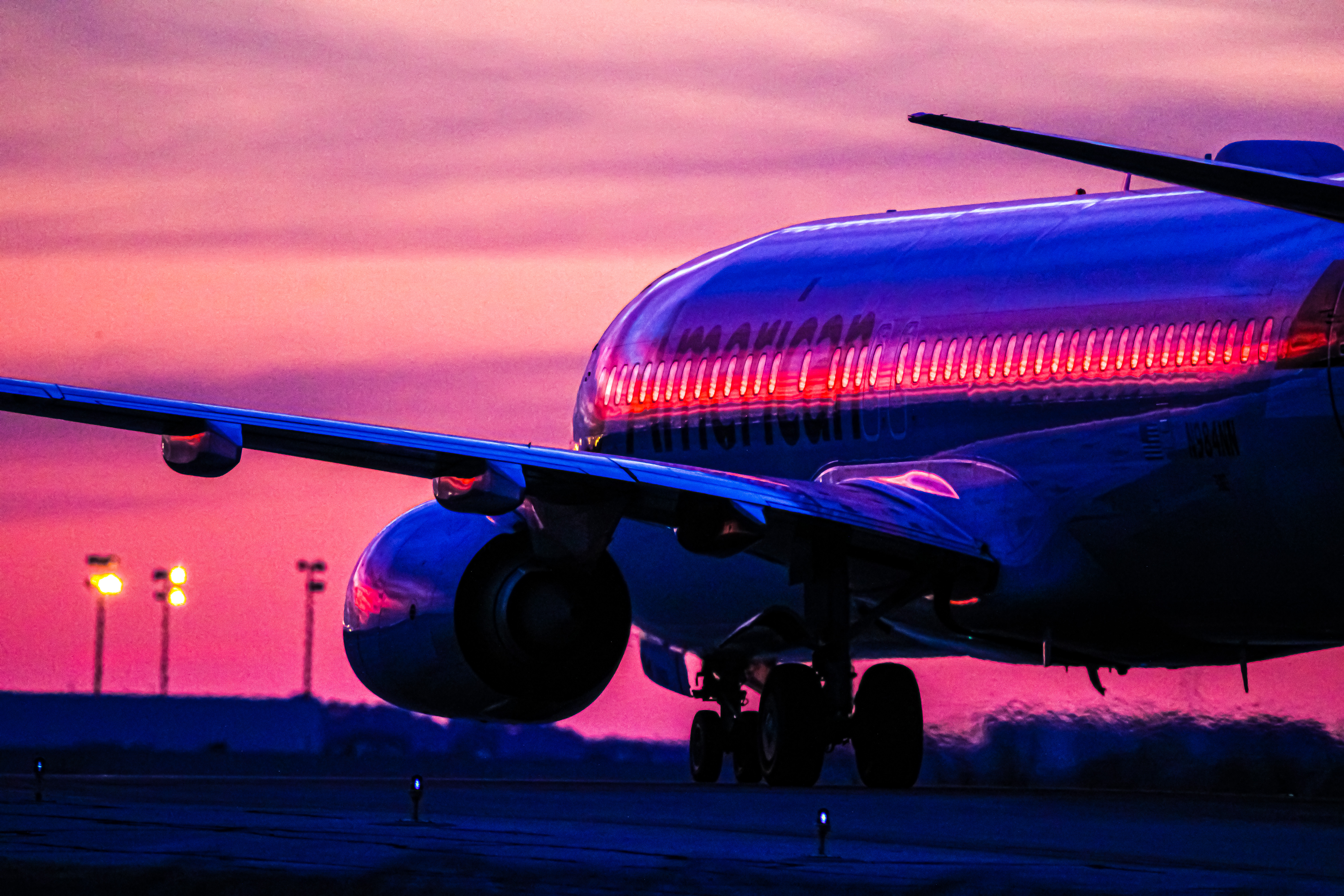 Full size: American Airlines Boeing 737-800 N984NN at Dallas-Fort Worth International Airport